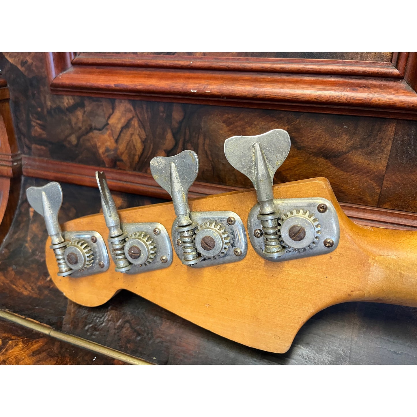 Bass Guitars Fender GIG Guitars