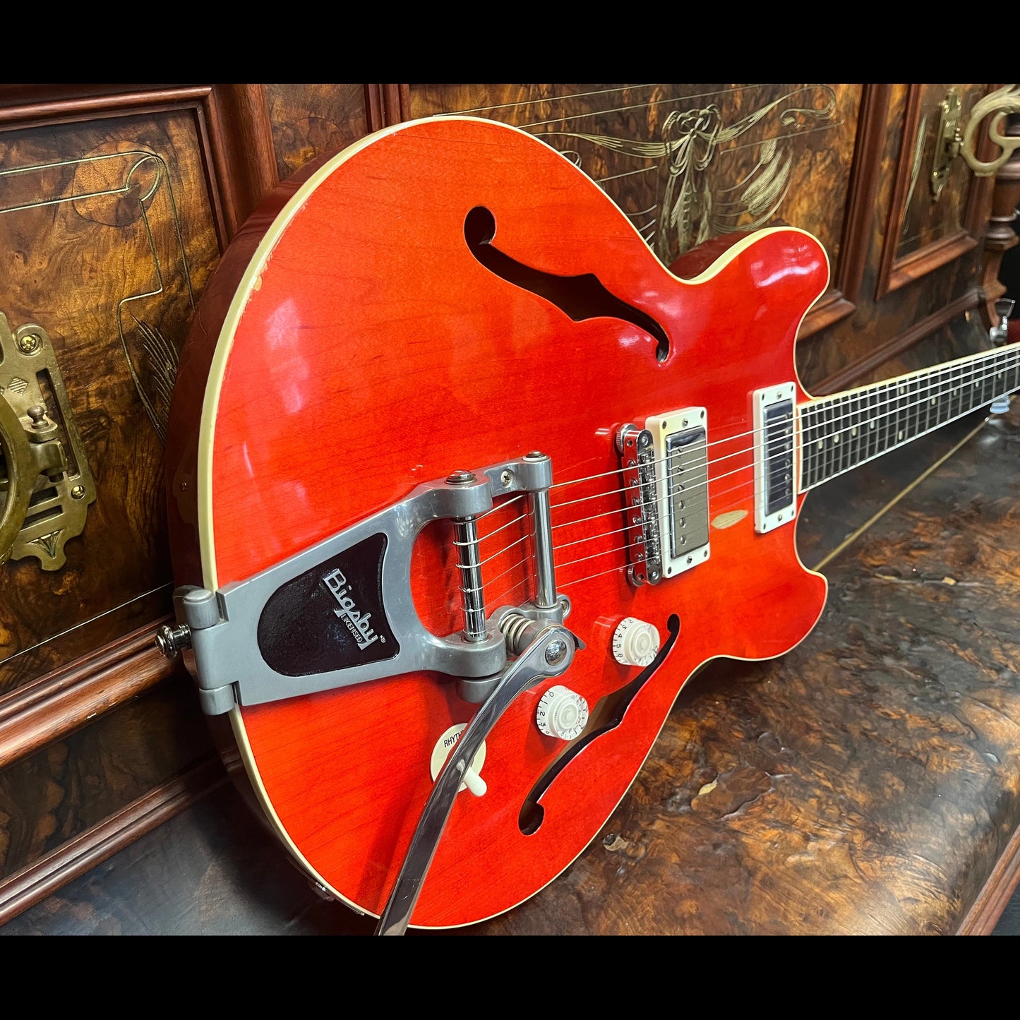 Gibson Midtown Standard with Bigsby Faded Red Gibson Electric Guitars