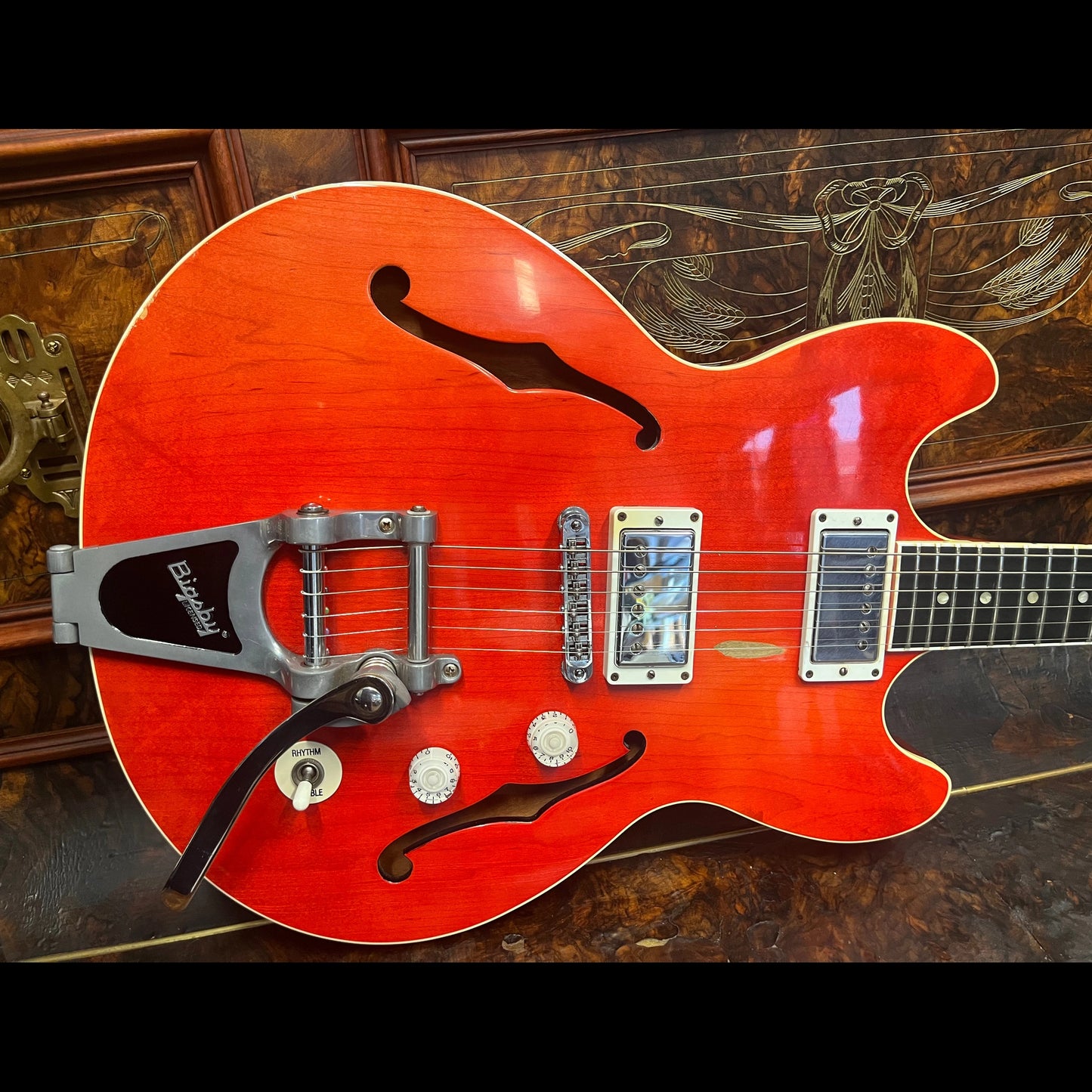 Gibson Midtown Standard with Bigsby Faded Red Gibson Electric Guitars