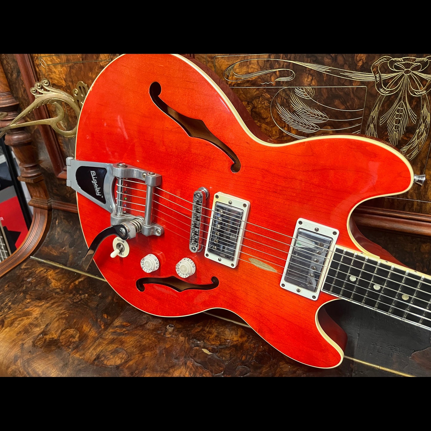 Gibson Midtown Standard with Bigsby Faded Red Gibson Electric Guitars
