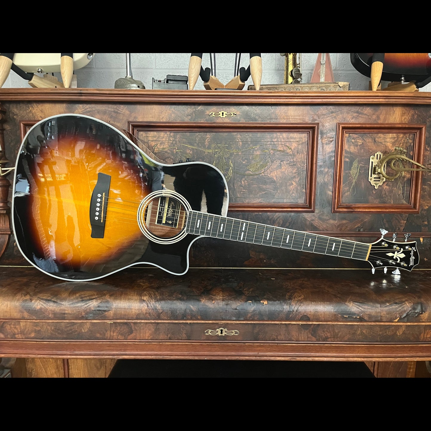 Hagstrom Siljan II Series Grand Auditorium AC/EL Guitar with Cutaway in Tobacco Sunburst -Includes Bonus Hardcase