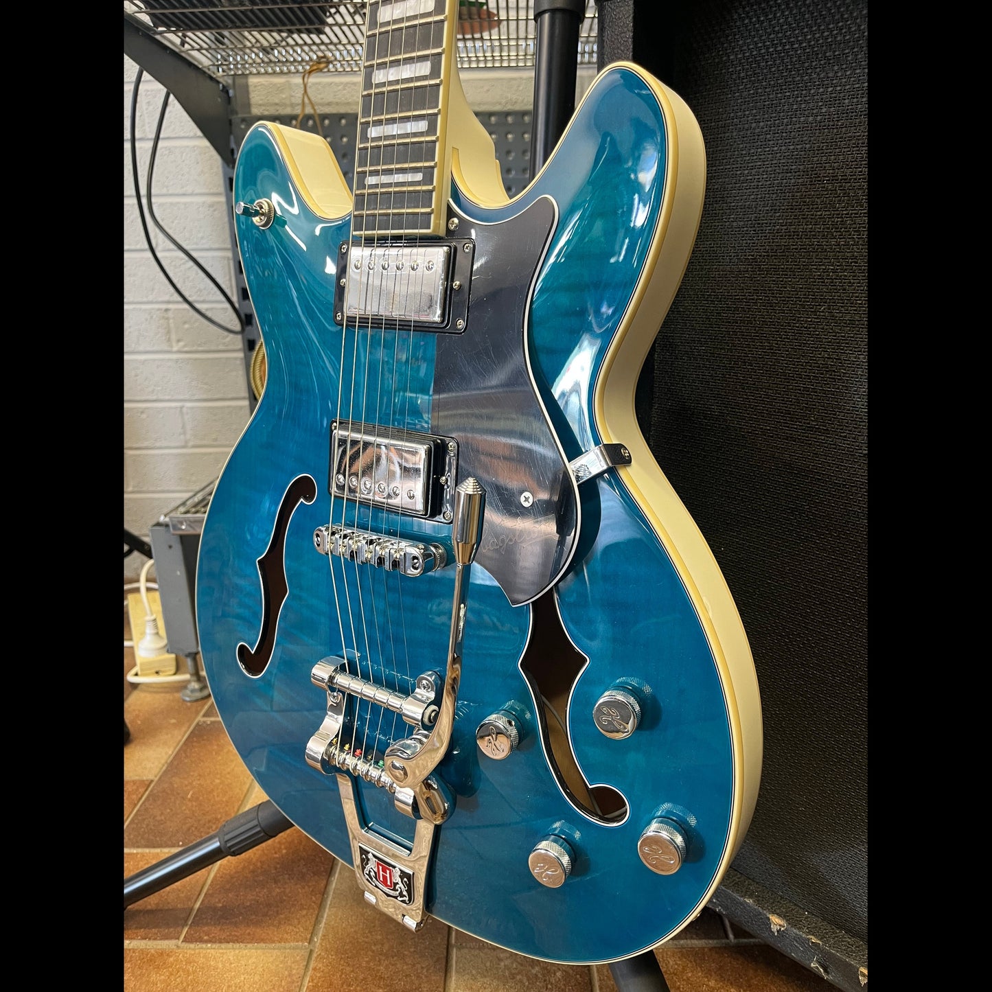 Hagstrom Tremar Viking Deluxe Semi-Hollow Guitar with Branded Hardcase