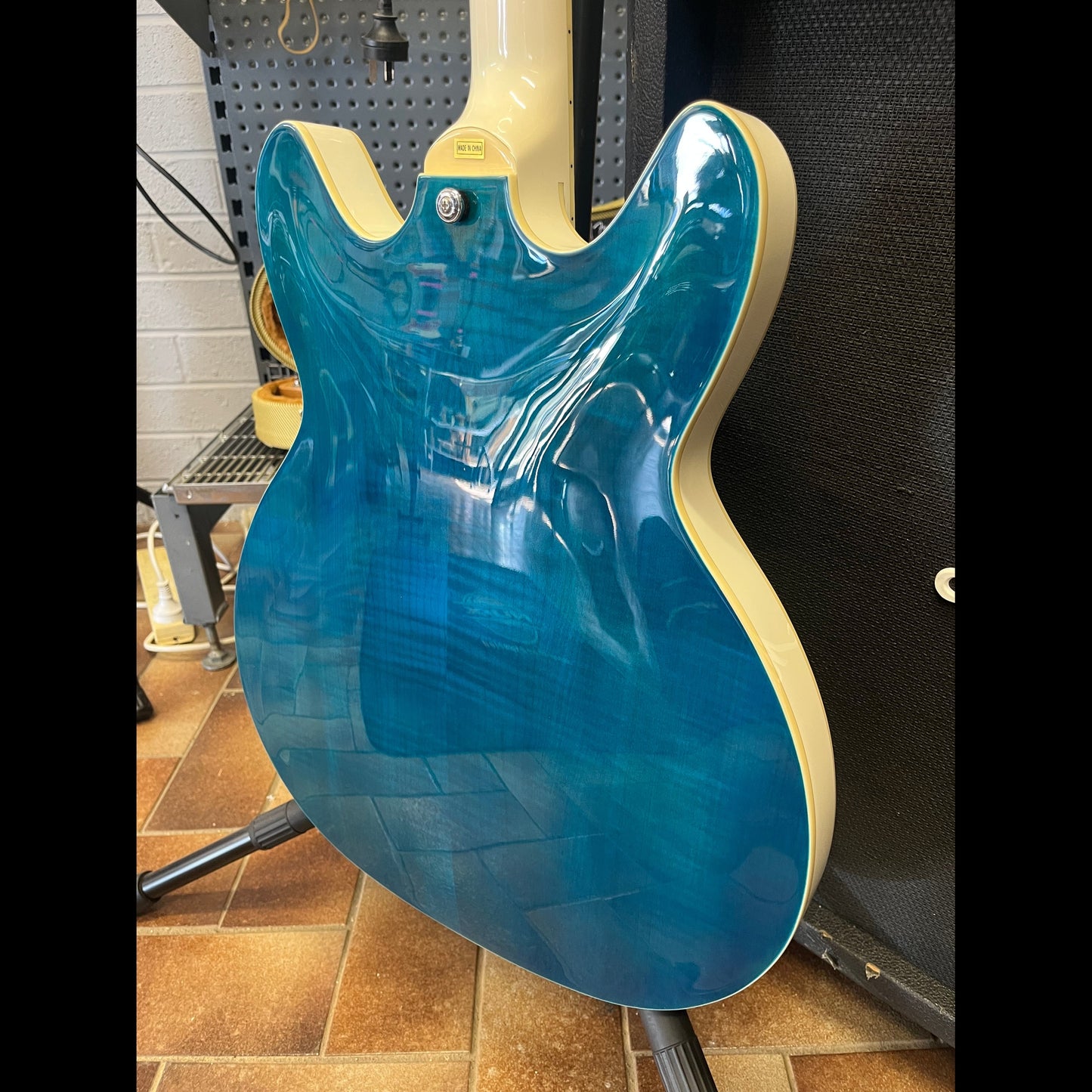 Hagstrom Tremar Viking Deluxe Semi-Hollow Guitar with Branded Hardcase Hagstrom Guitars Semi-Hollow Guitars