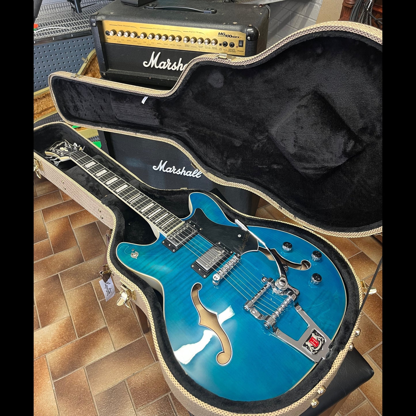 Hagstrom Tremar Viking Deluxe Semi-Hollow Guitar with Branded Hardcase