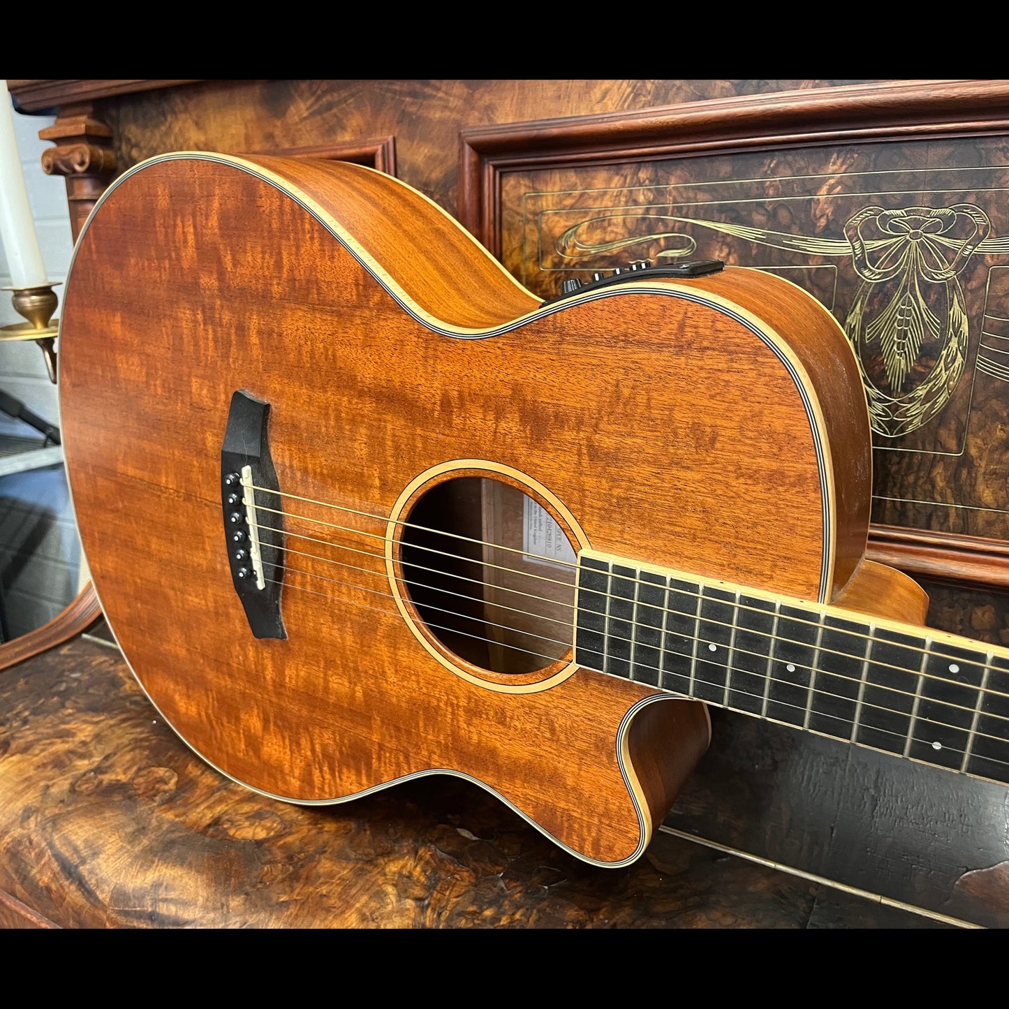 Tanglewood TWUSFCE Union Solid Top SuperFolk C/E Tanglewood Guitars Guitar
