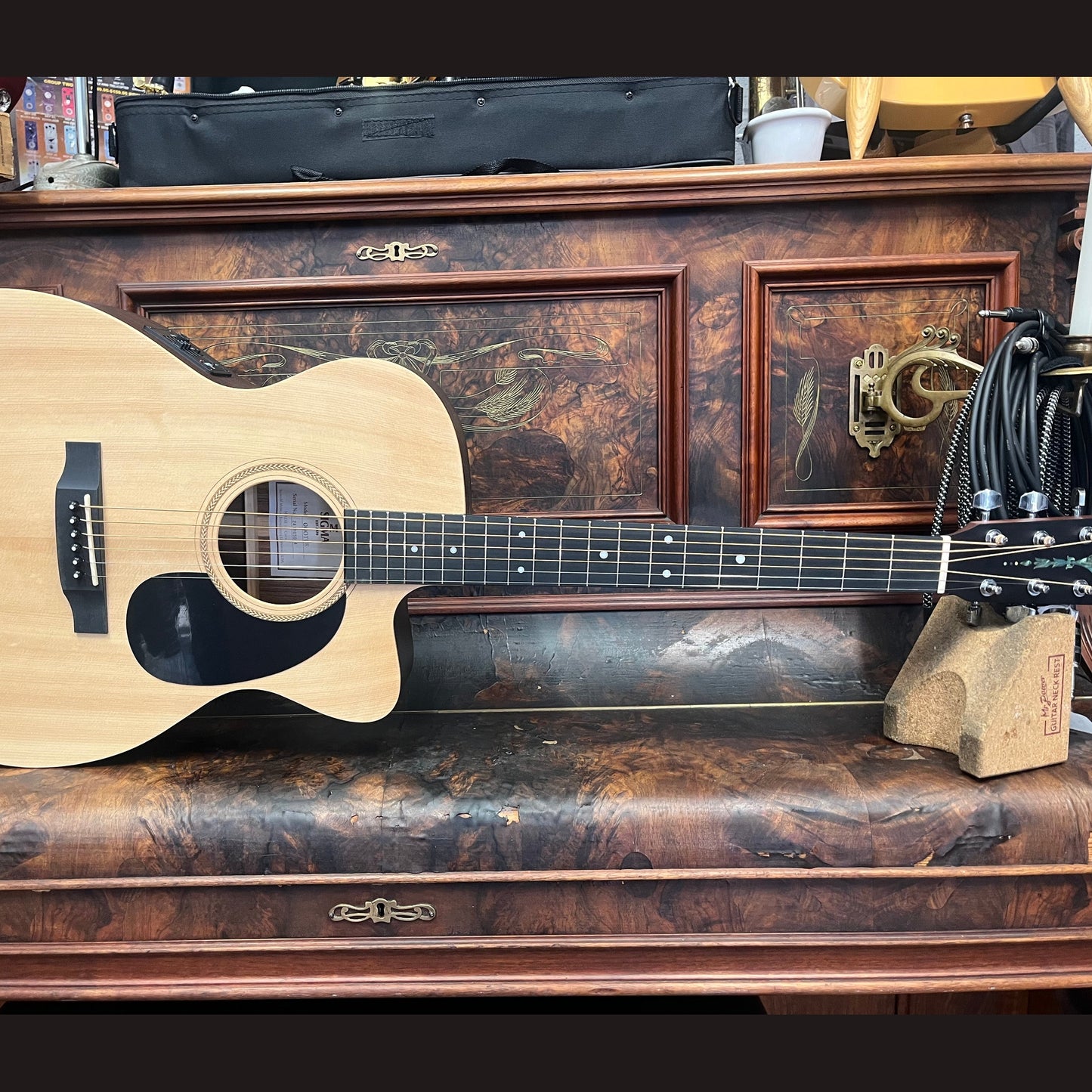 Sigma 000TCE – Compact 000‑Size Cutaway Acoustic‑Electric Guitar