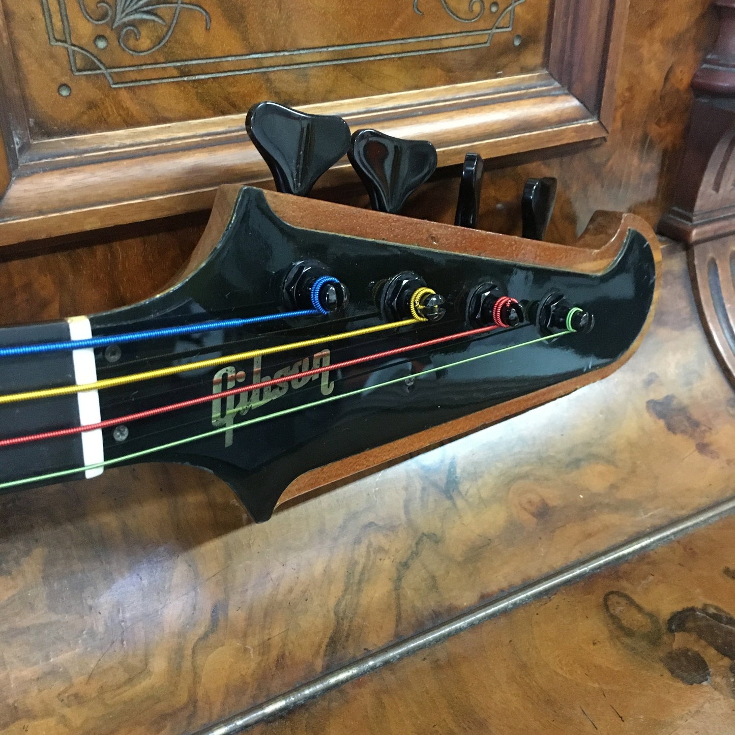 2000 Gibson Thunderbird – With Original Case (USED)