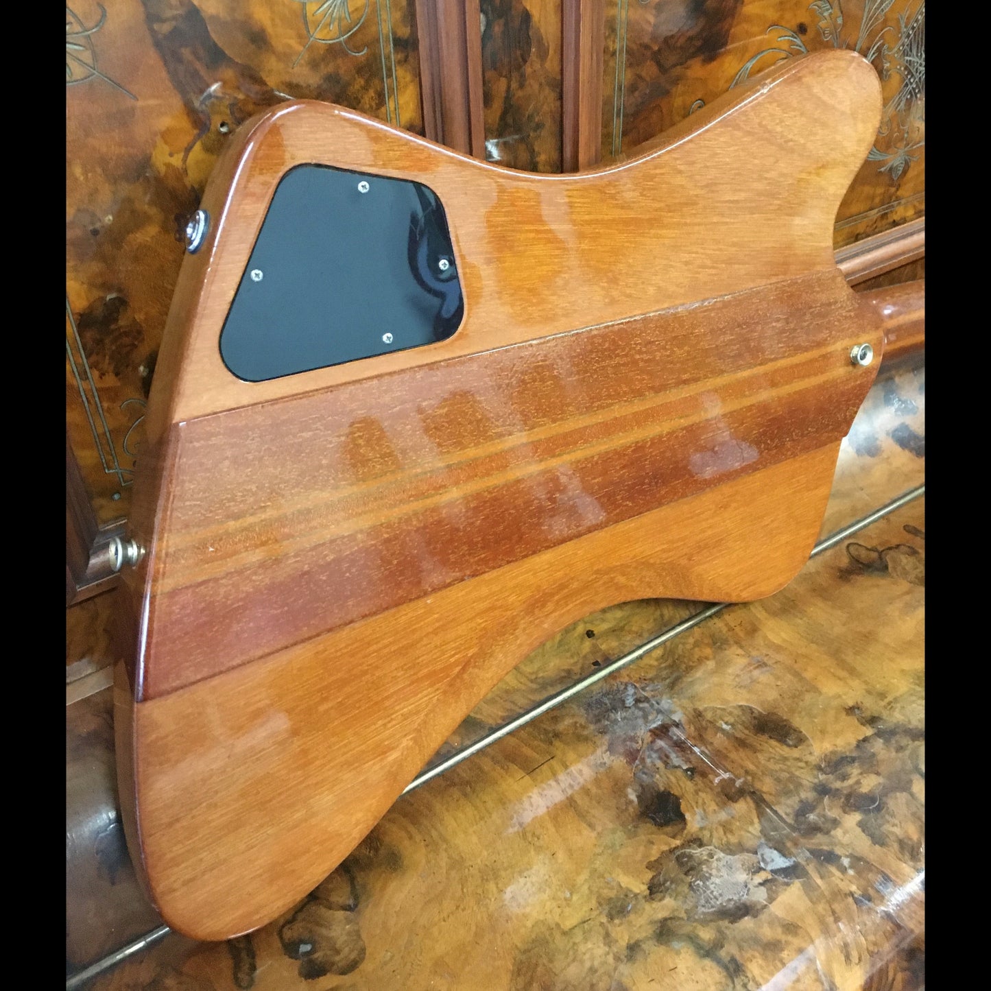 2000 Gibson Thunderbird – With Original Case (USED)