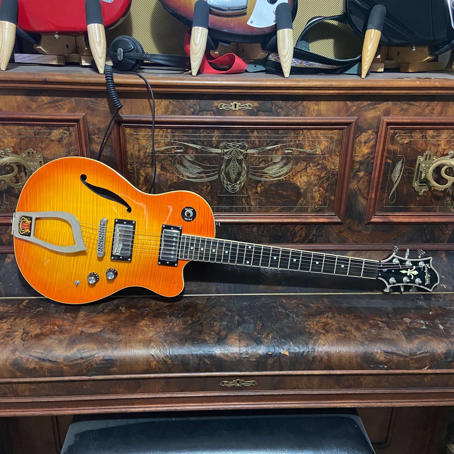 Hagstrom 2007 Limited Edition D2F Deluxe-F Mandarin Burst