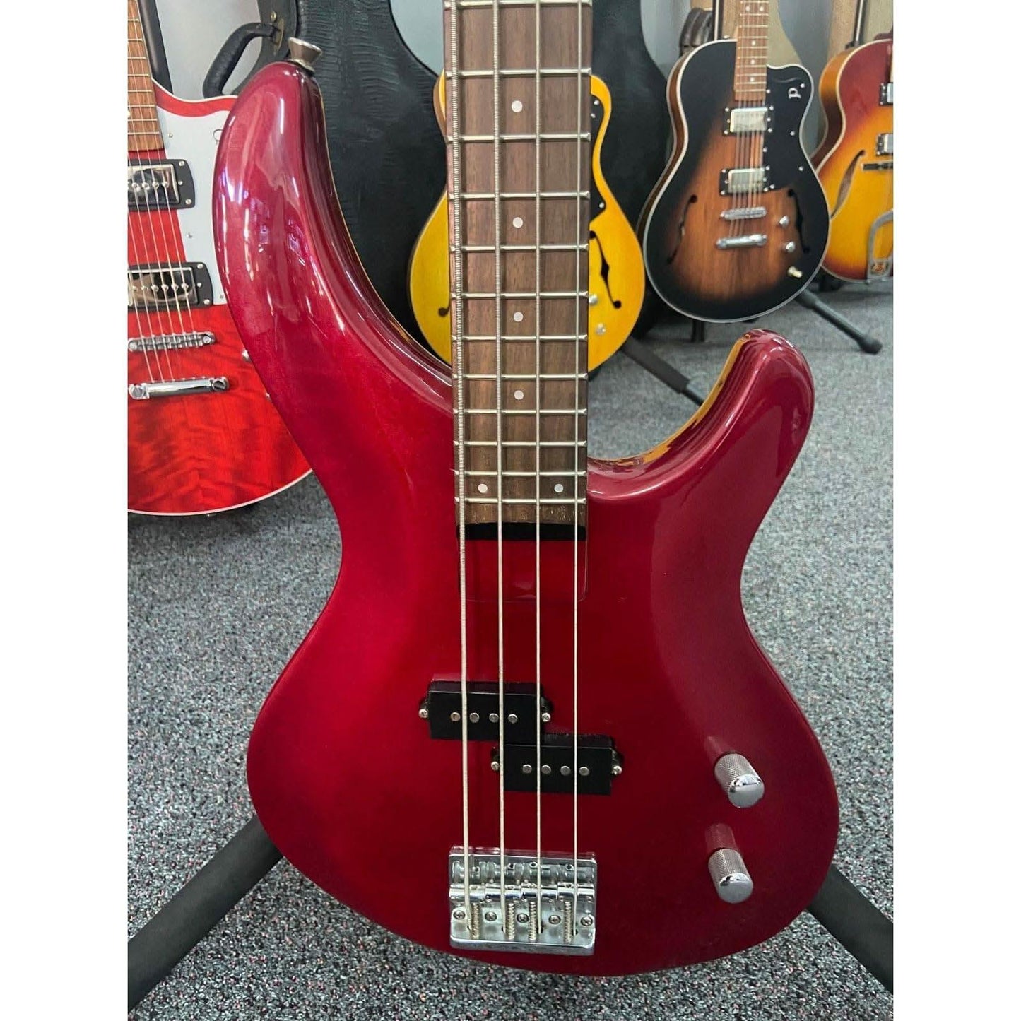 Bass Guitars Aria GIG Guitars