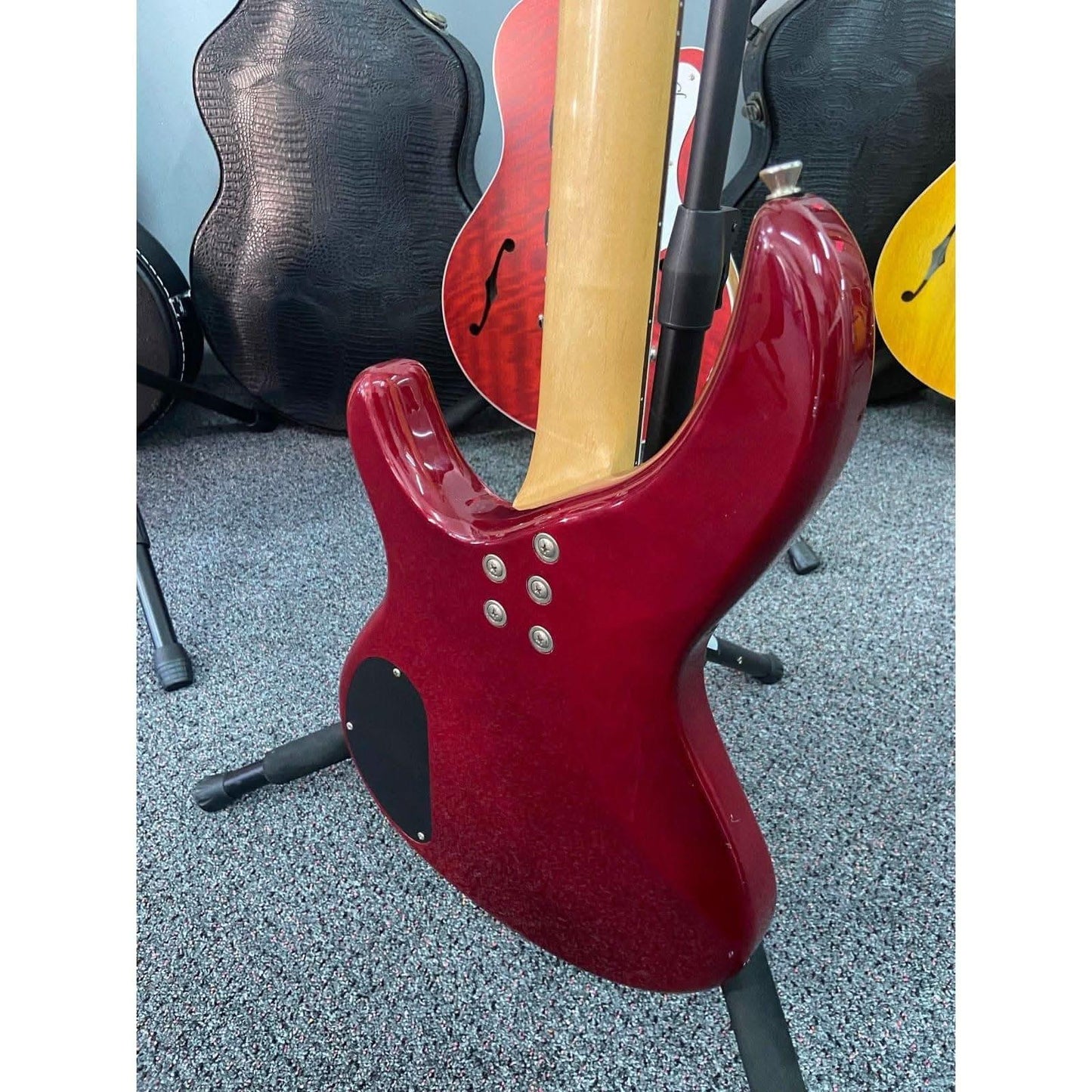 Bass Guitars Aria GIG Guitars