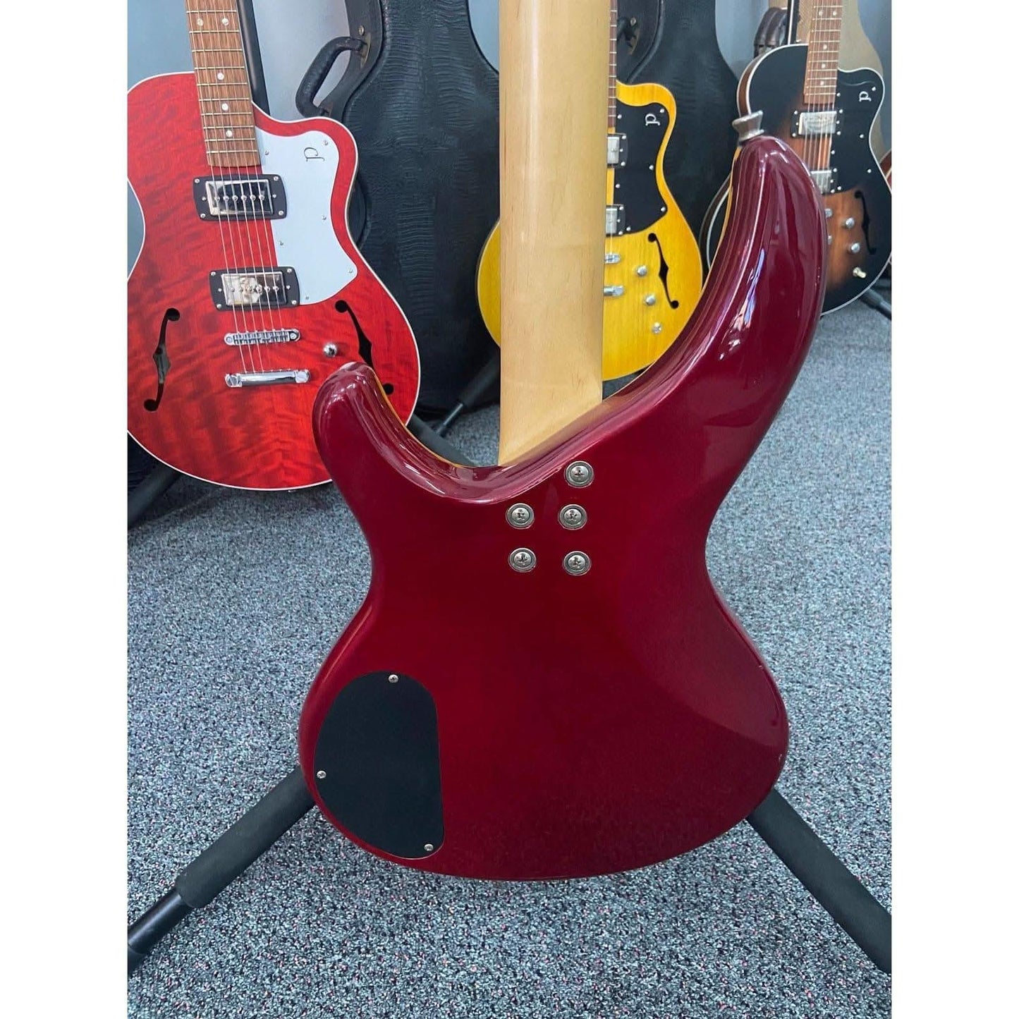 Bass Guitars Aria GIG Guitars