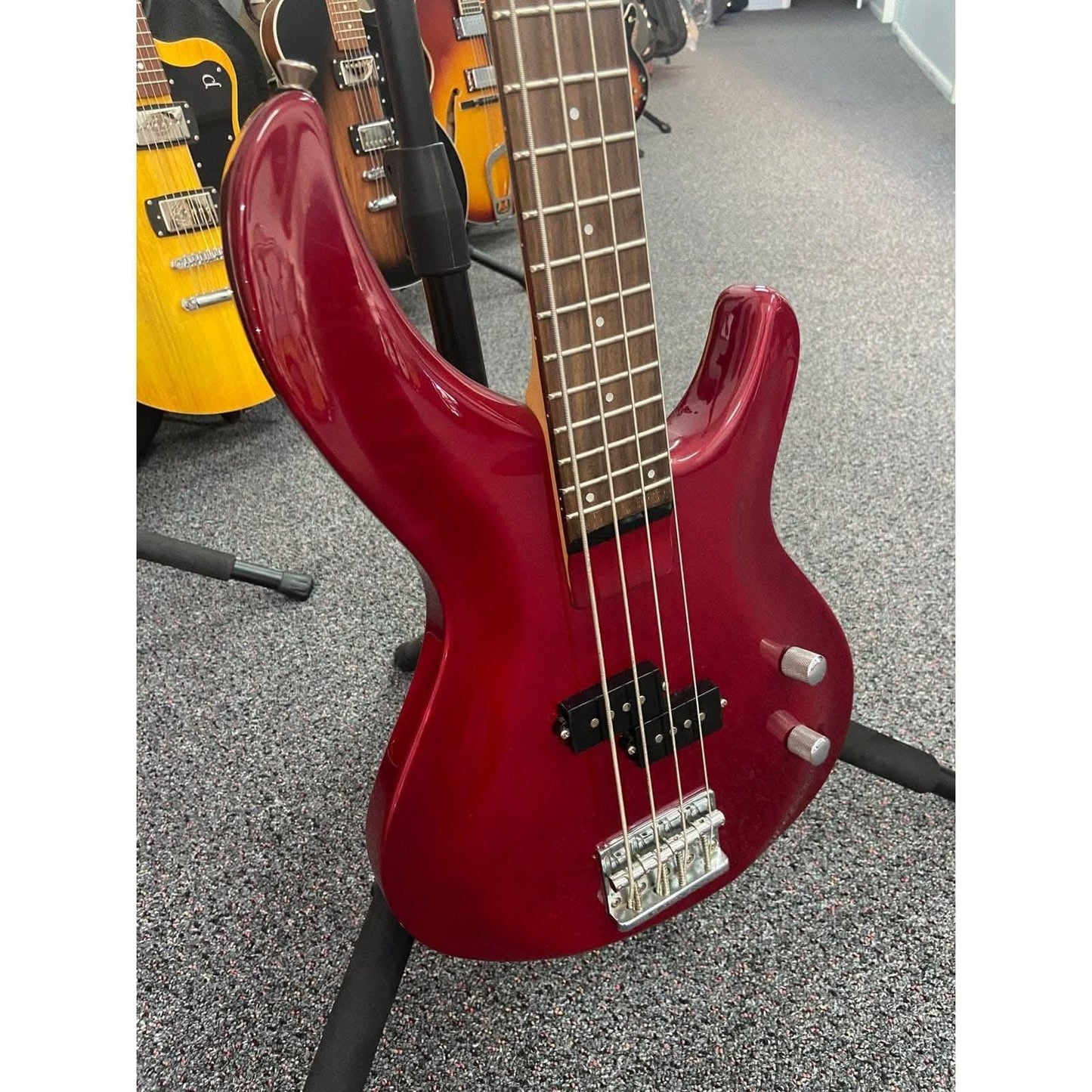 Bass Guitars Aria GIG Guitars