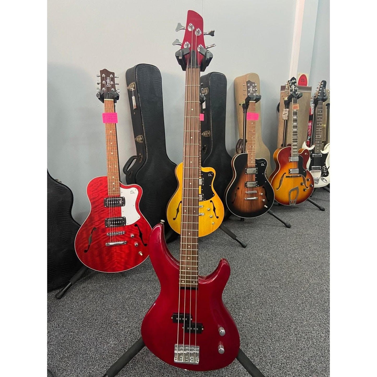 Bass Guitars Aria GIG Guitars