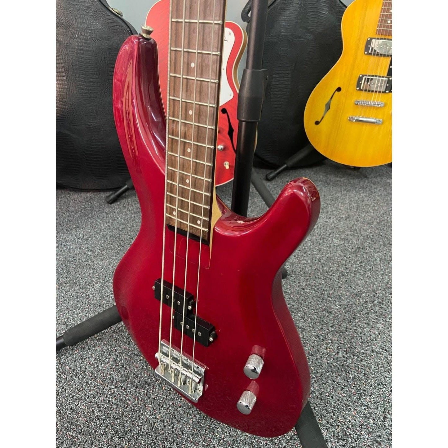 Bass Guitars Aria GIG Guitars