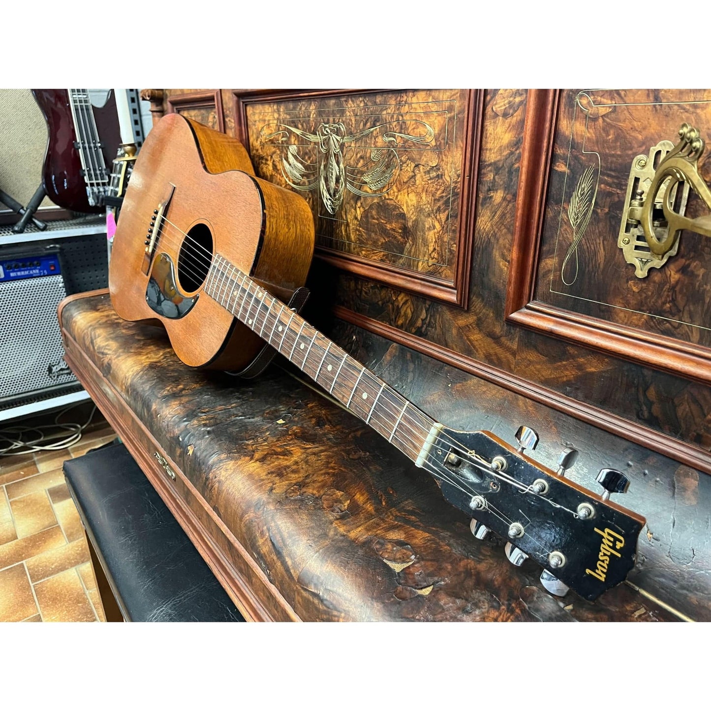 Acoustic Guitars Gibson GIG Guitars