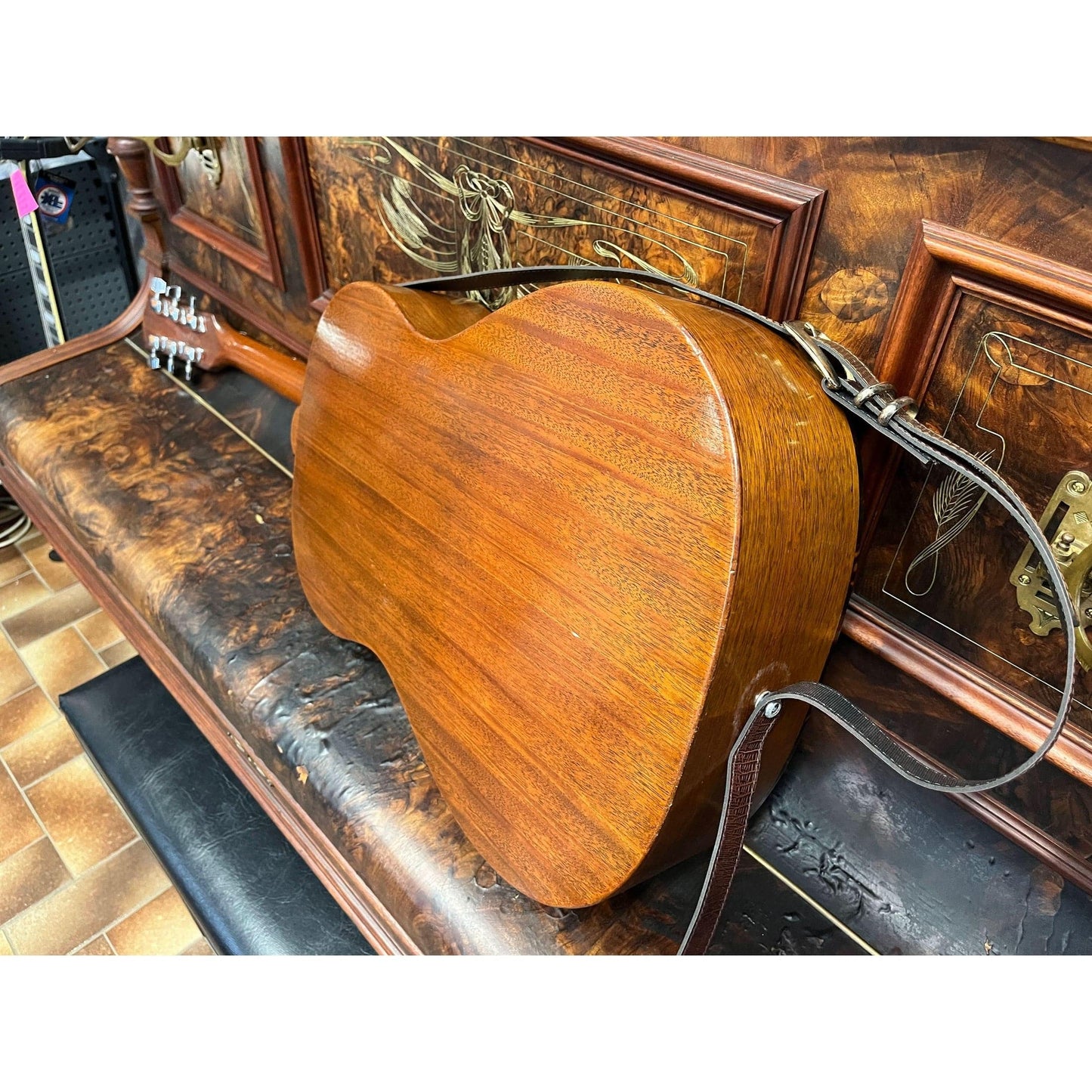 Acoustic Guitars Gibson GIG Guitars