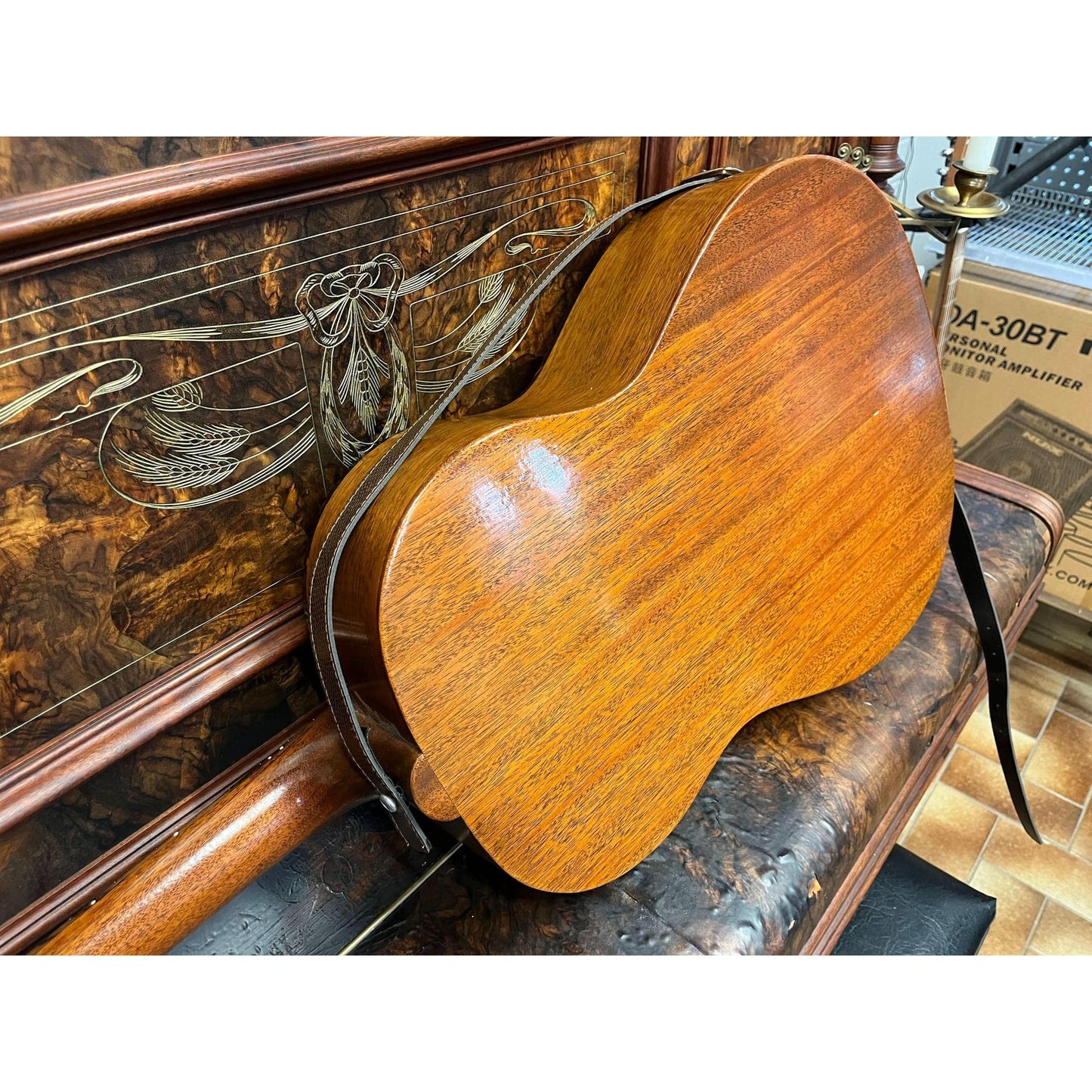 Acoustic Guitars Gibson GIG Guitars