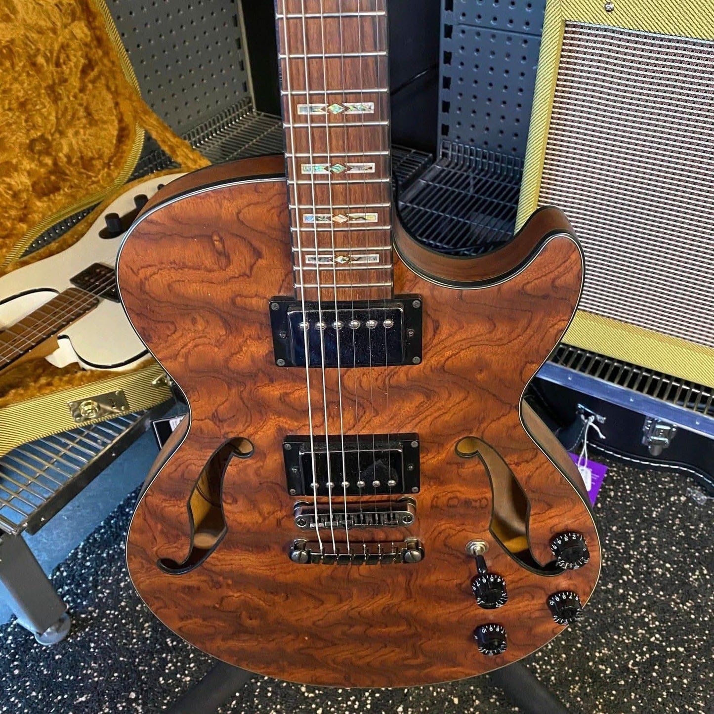 Semi-Hollow Guitars Ibanez GIG Guitars