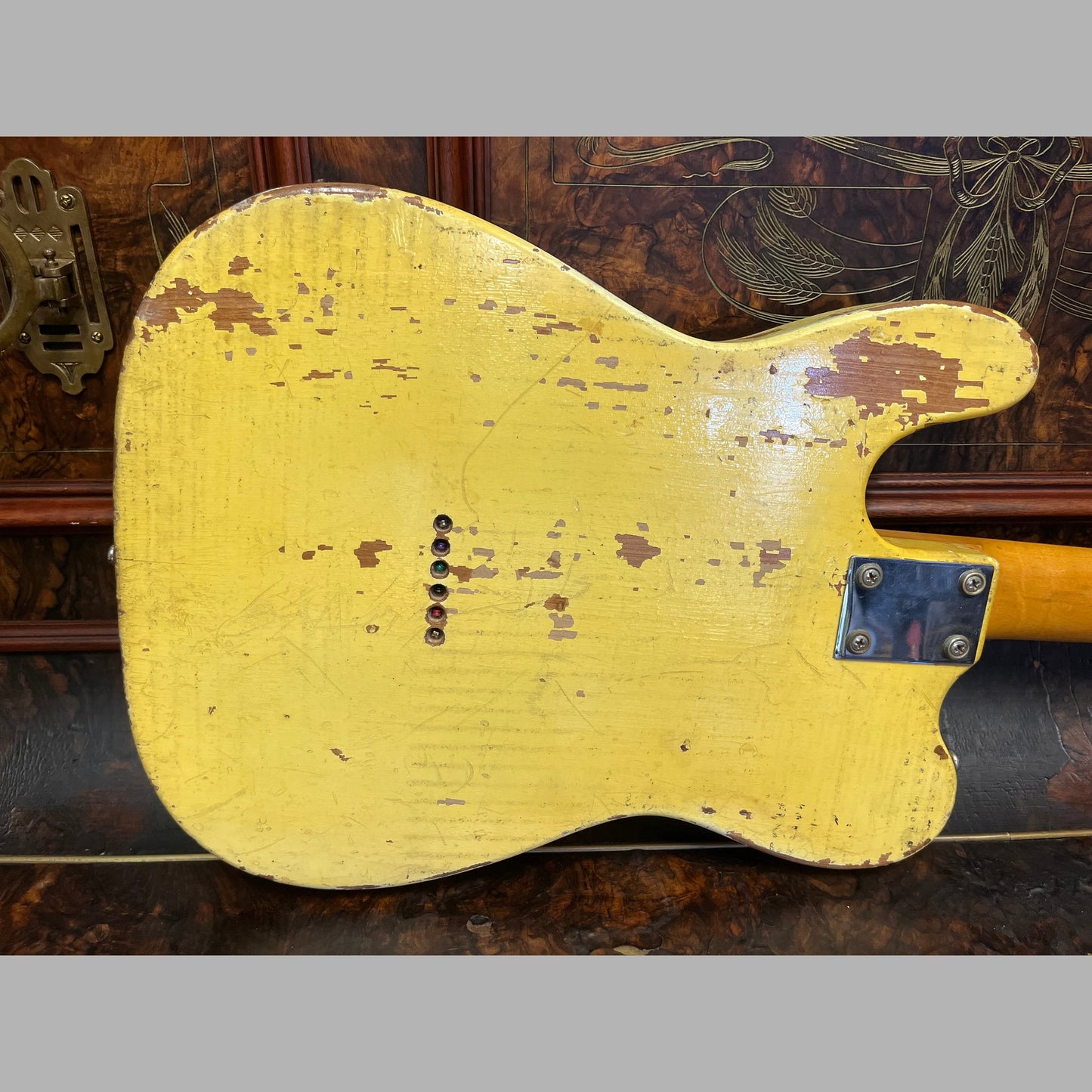 Electric Guitars Maton GIG Guitars