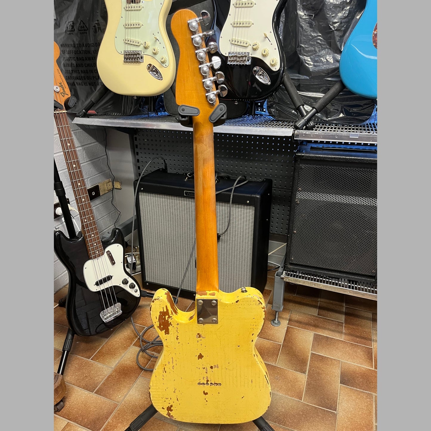 Electric Guitars Maton GIG Guitars