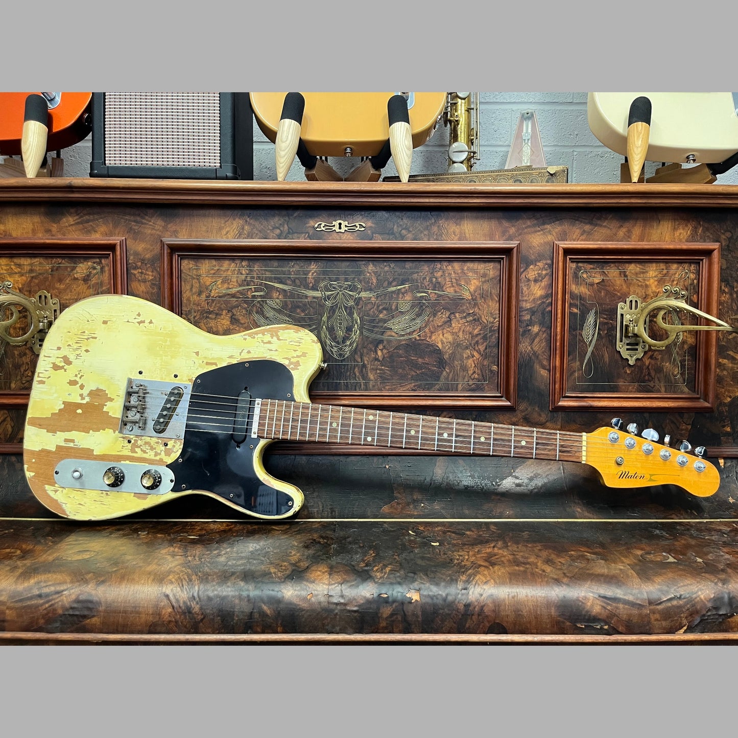 Electric Guitars Maton GIG Guitars