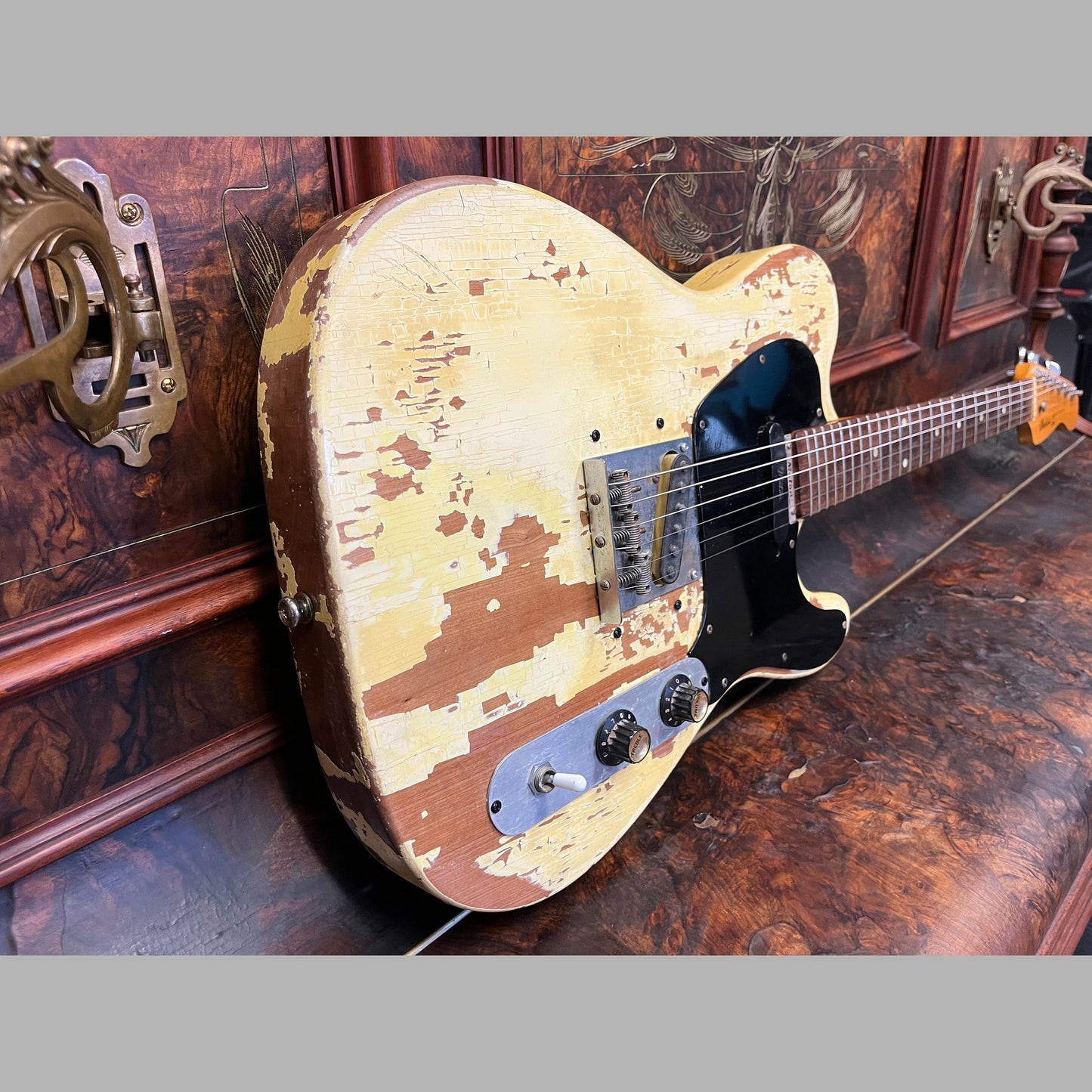 Electric Guitars Maton GIG Guitars