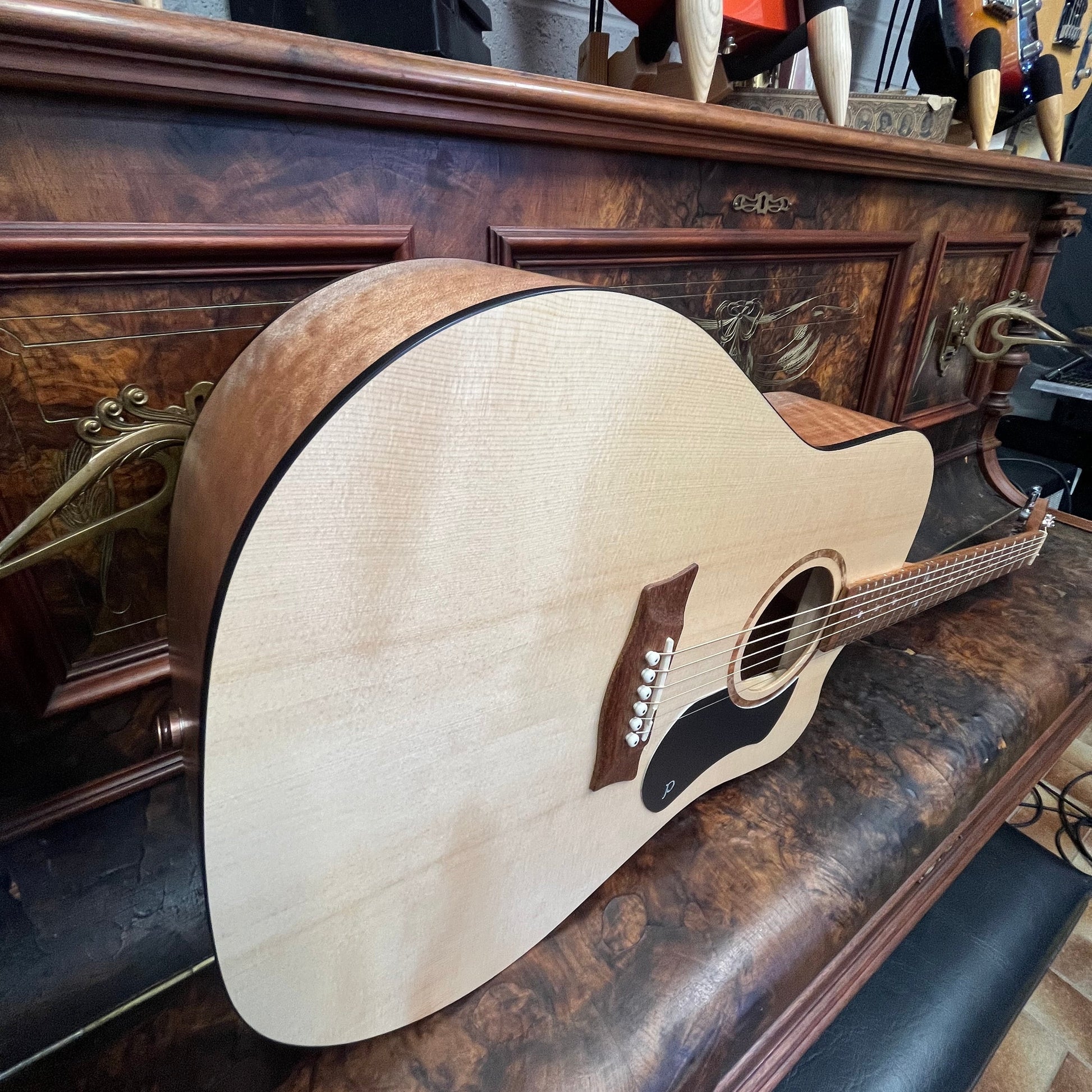 Pratley Classic Series Dreadnought Cutaway Model Solid Spruce Top, Solid Maple B/S Pratley Guitars Acoustic Guitars