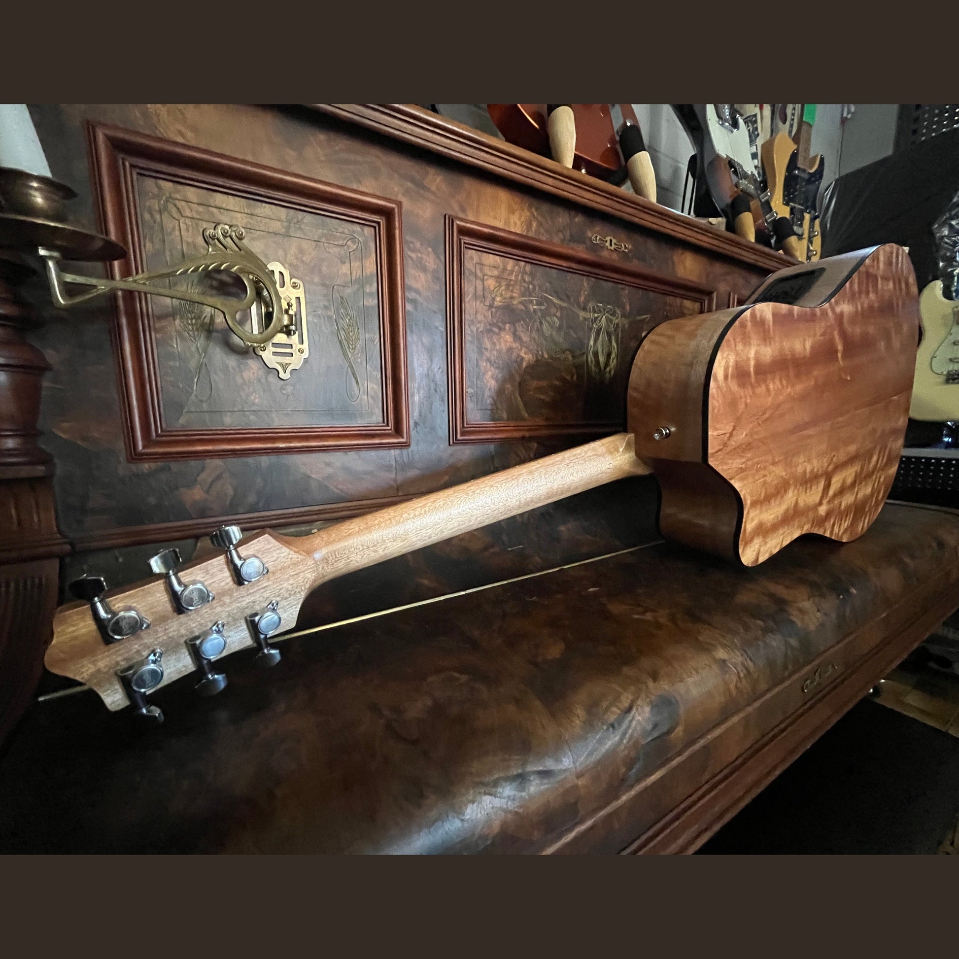 Pratley Classic Series Dreadnought Cutaway Model Solid Spruce Top, Solid Maple B/S Pratley Guitars Acoustic Guitars