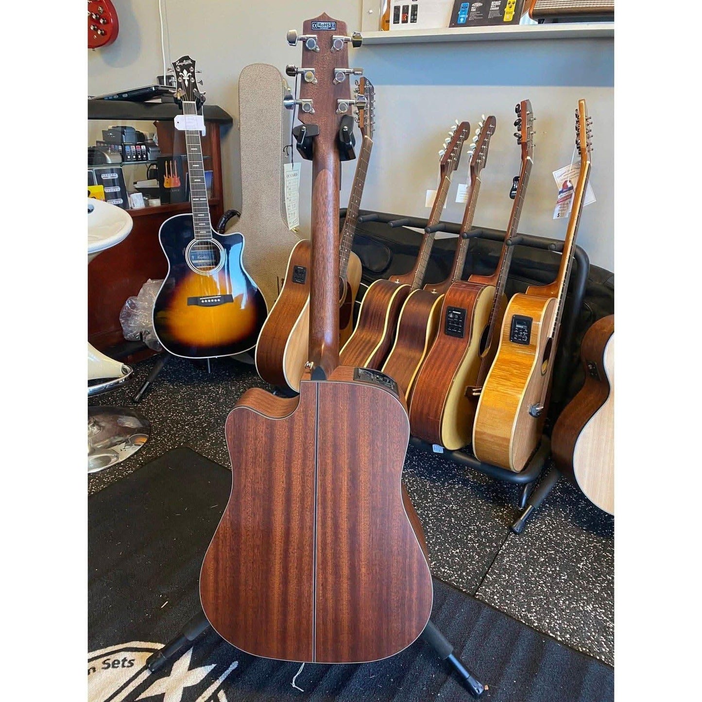 Acoustic/Electric Guitars Takamine GIG Guitars