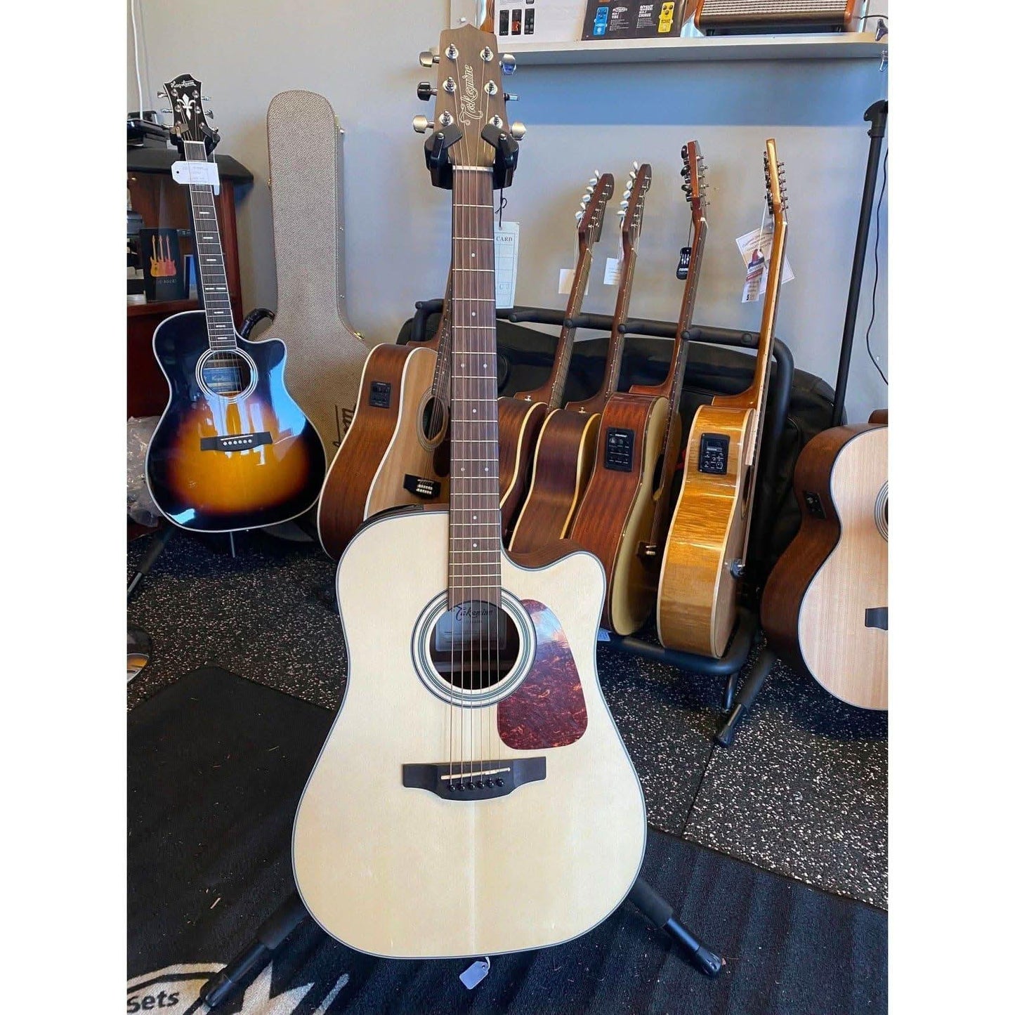Acoustic/Electric Guitars Takamine GIG Guitars