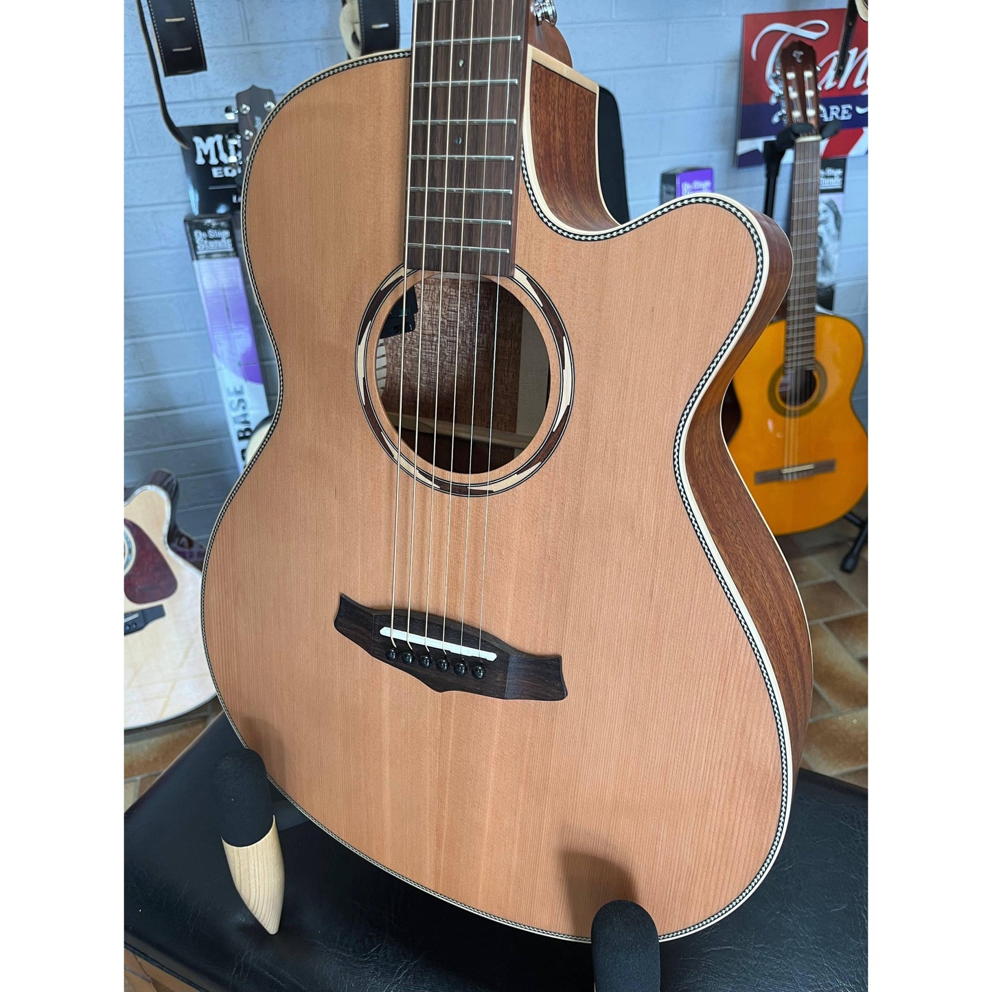 Acoustic Guitars Tanglewood Guitars GIG Guitars