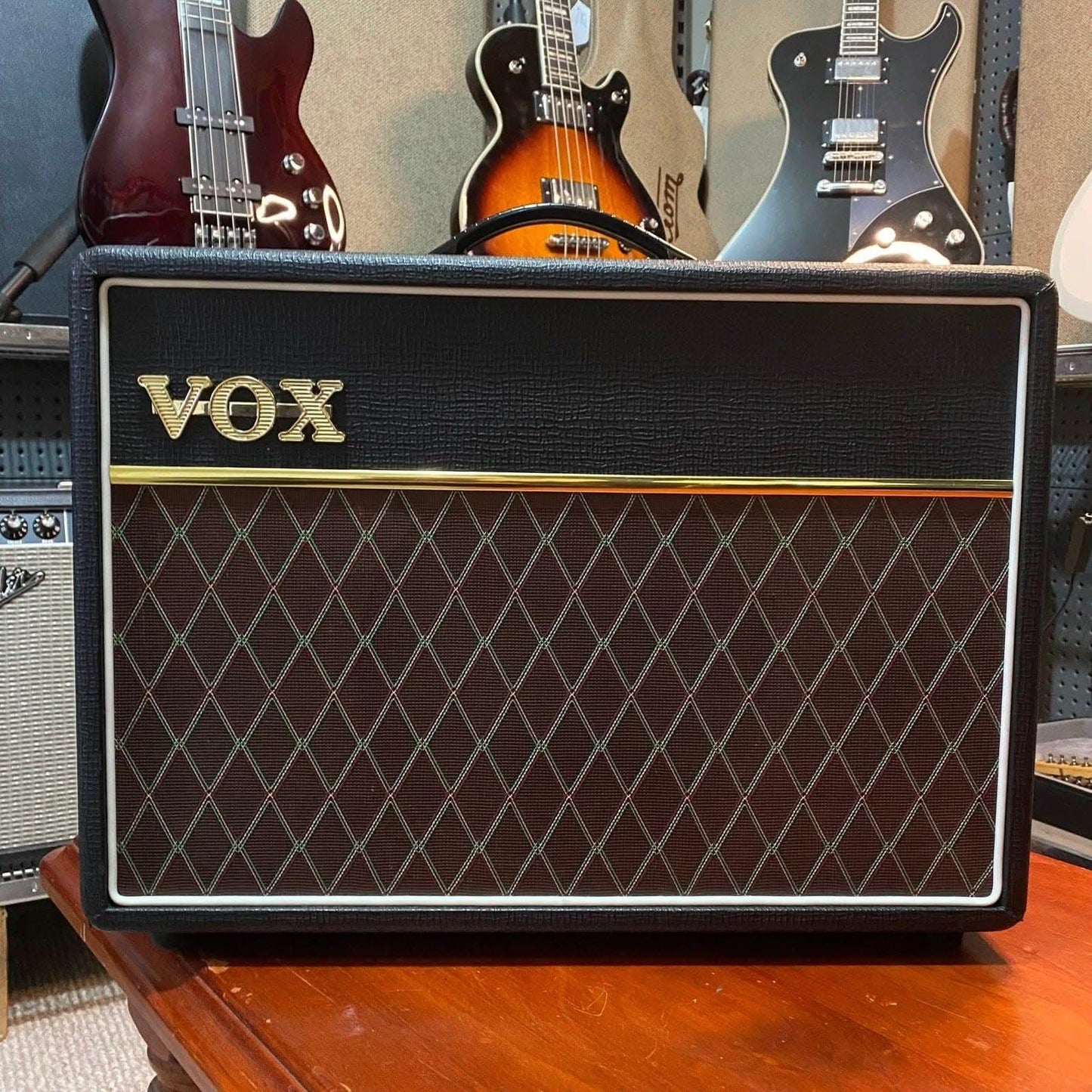 Electric Amps VOX GIG Guitars