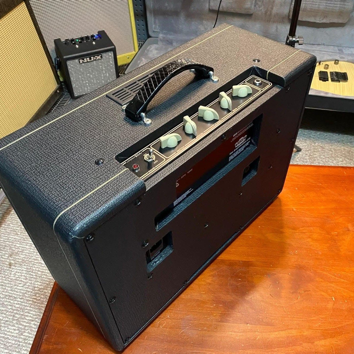 Electric Amps VOX GIG Guitars