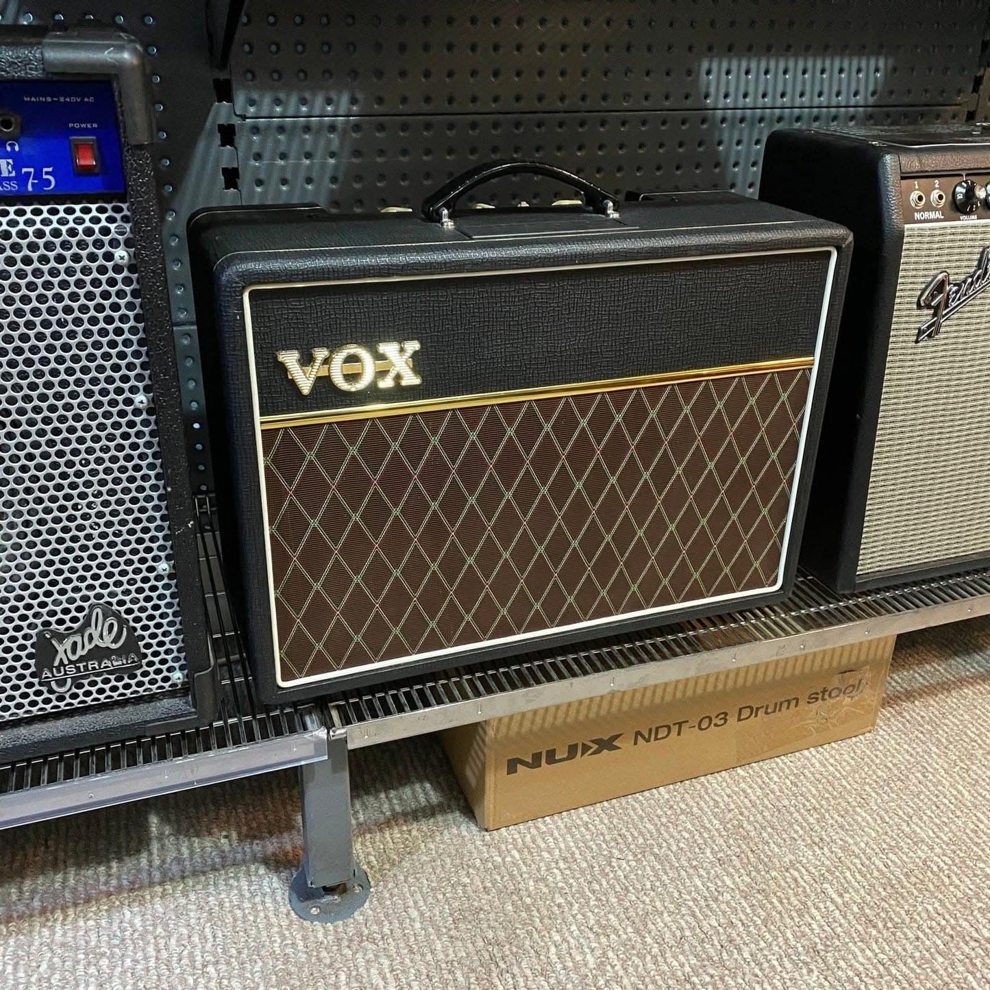 Electric Amps VOX GIG Guitars
