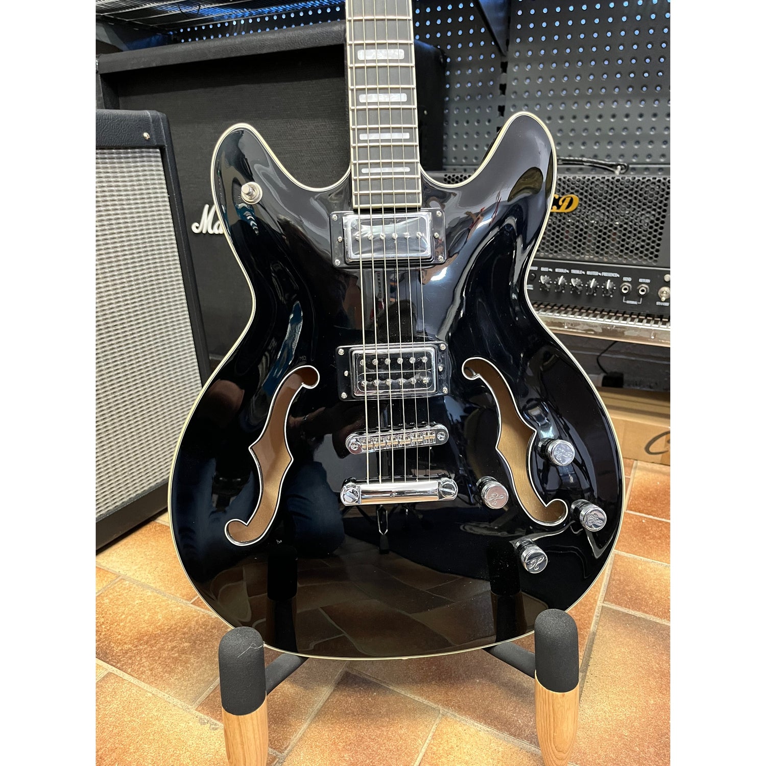 Hagstrom Viking Deluxe Baritone Semi-Hollow Guitar in Black Gloss