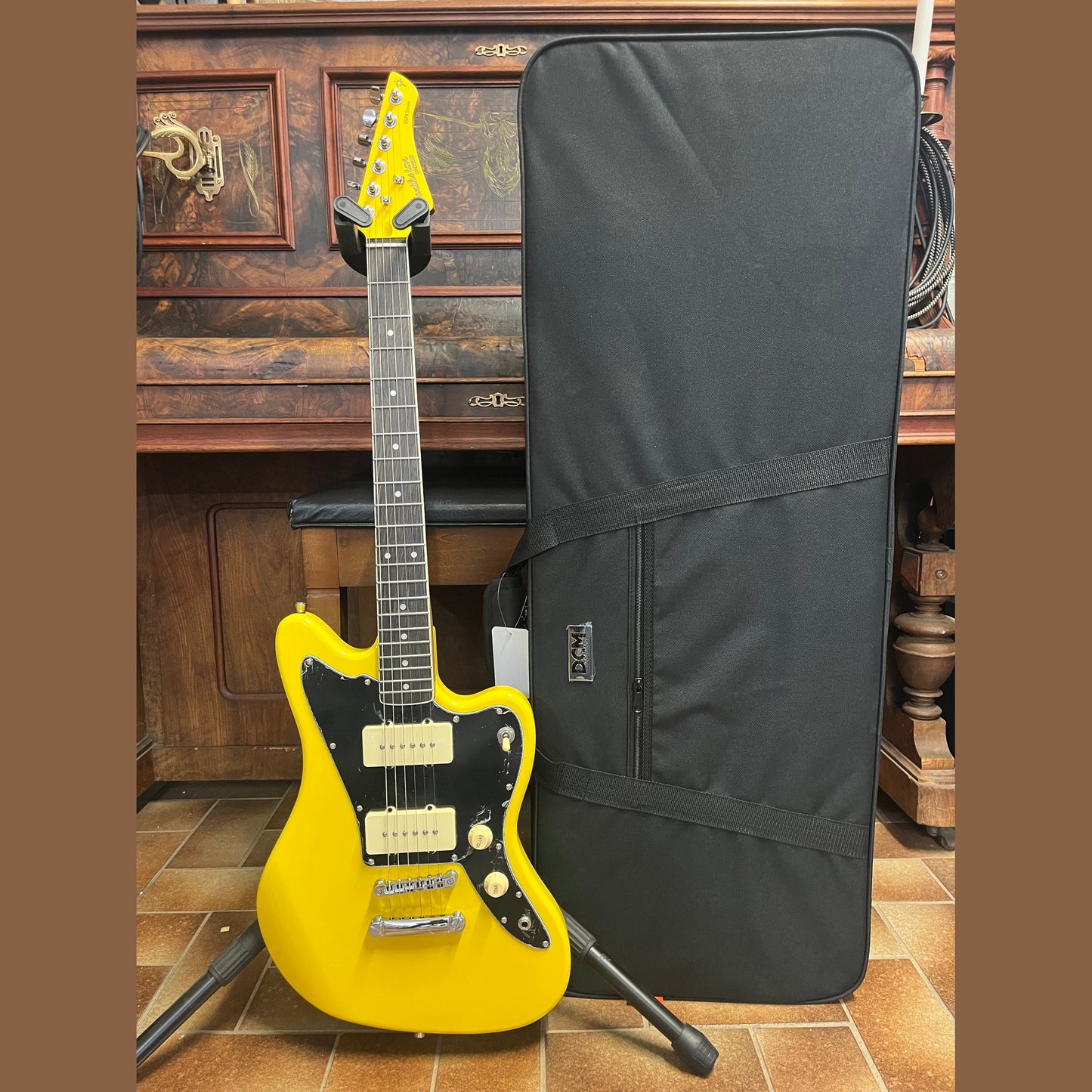Northstar Pro Commander Electric Guitar Graffiti Yellow Gloss