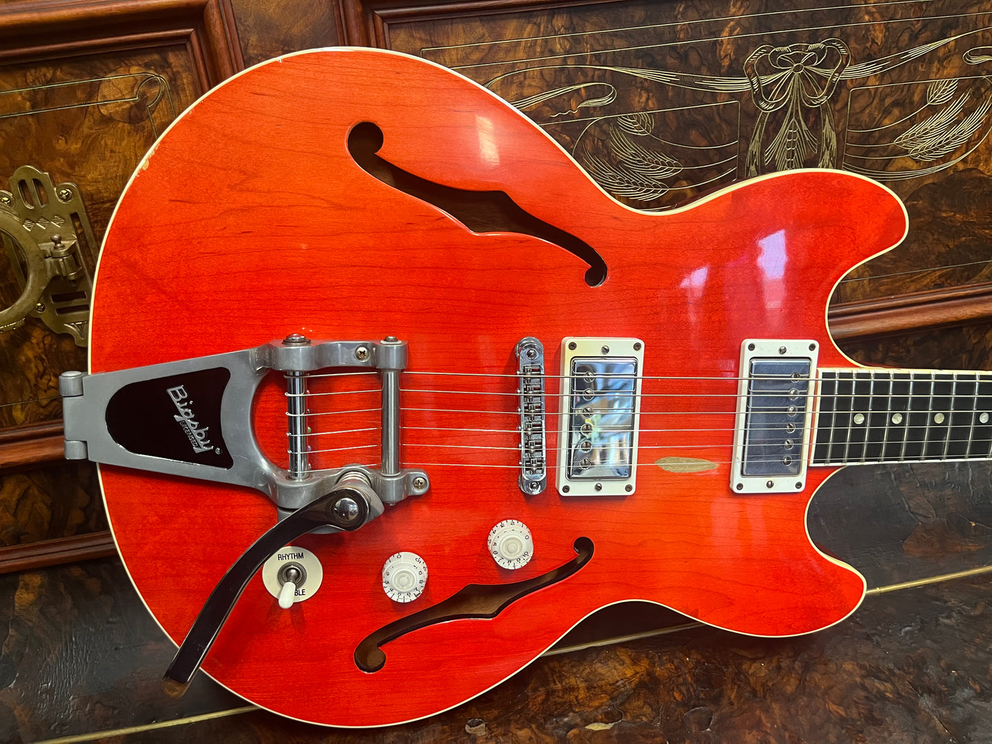 Gibson Midtown Standard with Bigsby Faded Red