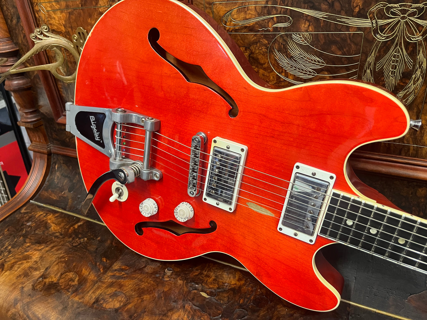 Gibson Midtown Standard with Bigsby Faded Red