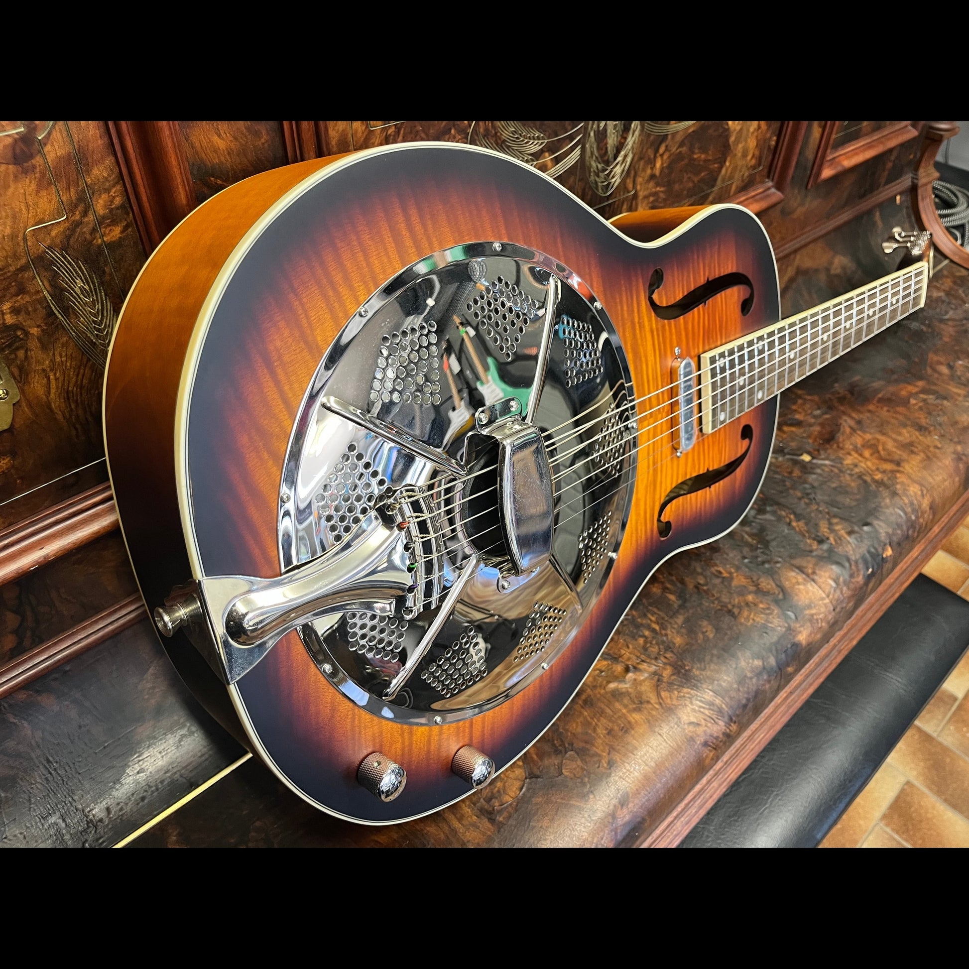 Bourbon Street BSR-1C12-W Resonator Guitar – Flamed Maple - Sunburst