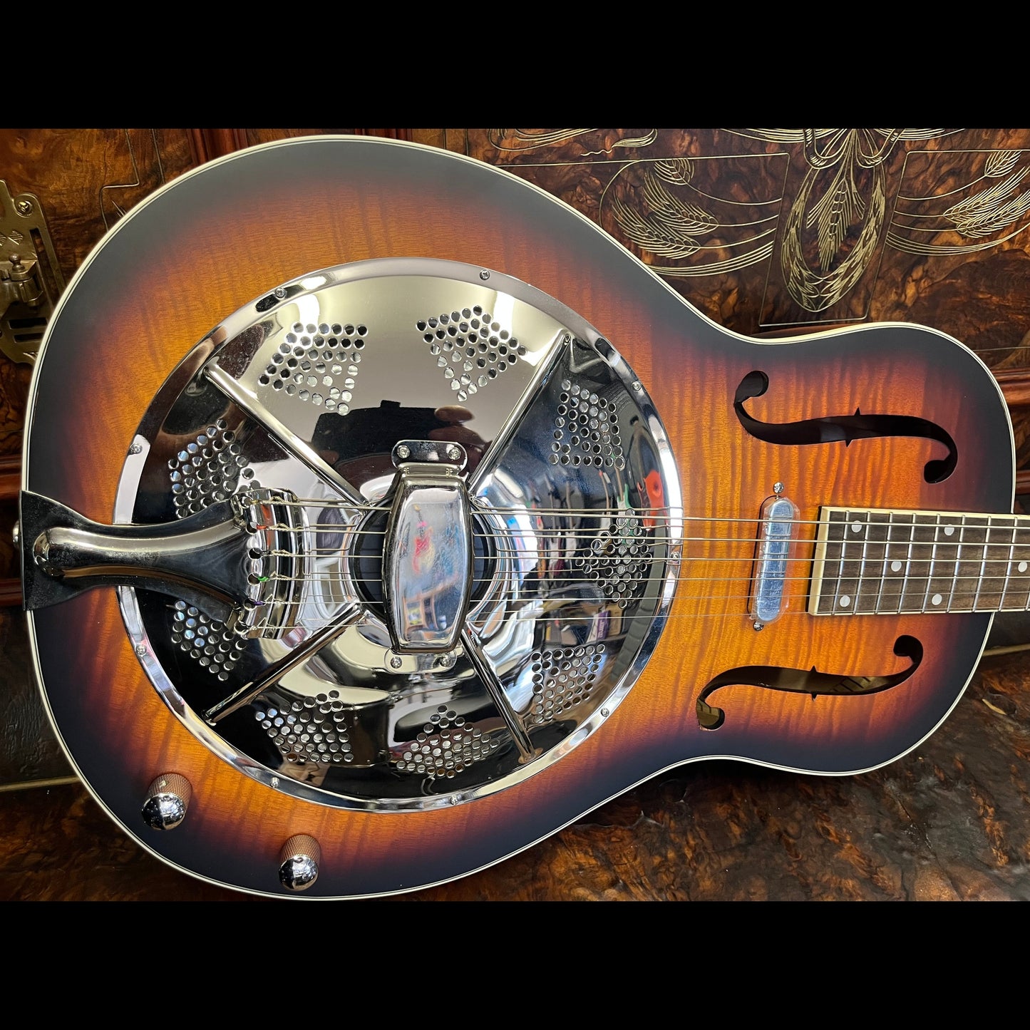 Bourbon Street BSR-1C12-W Resonator Guitar – Flamed Maple - Sunburst