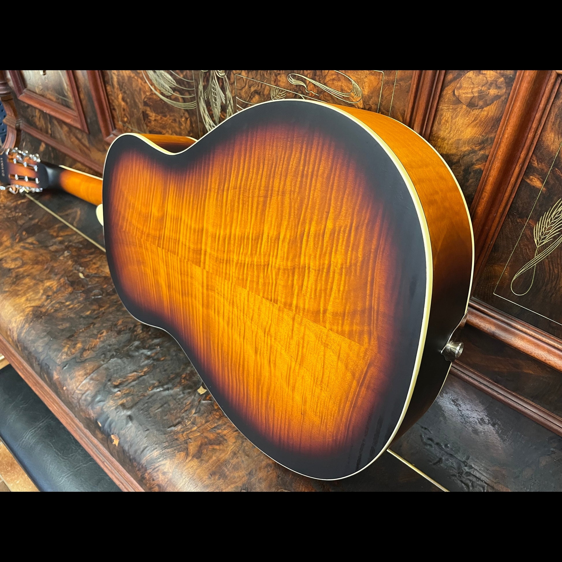 Bourbon Street BSR-1C12-W Resonator Guitar – Flamed Maple - Sunburst