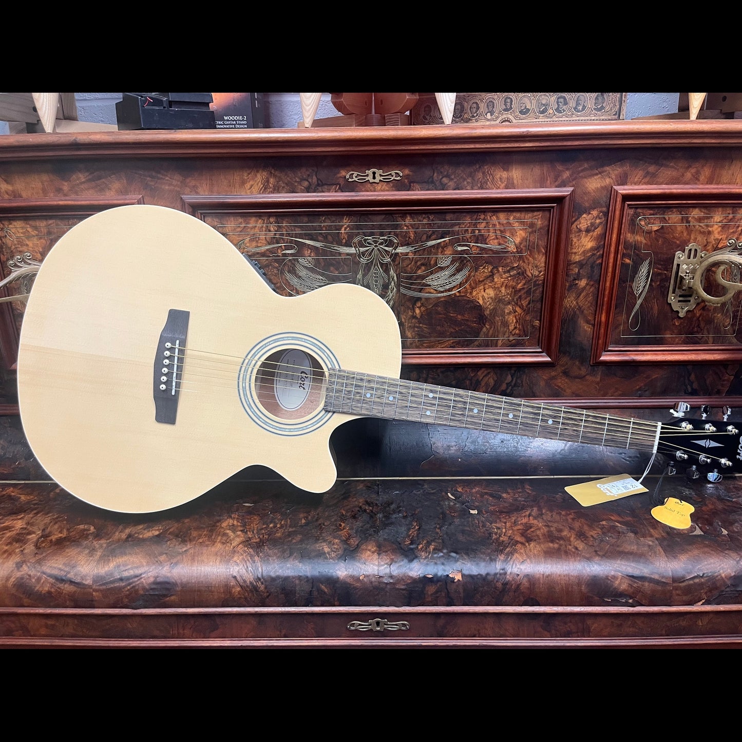 Cort SFX-ME: Slim Body Acoustic-Electric Guitar