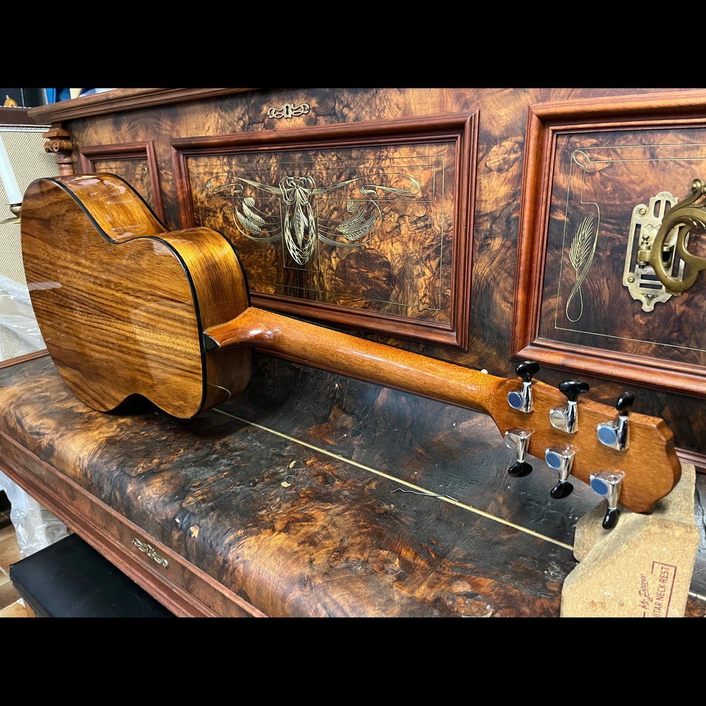 Martinez MAU‑51G‑JTK Acoustic‑Electric Short‑Scale Guitar – Gloss Finish | GIG Guitars