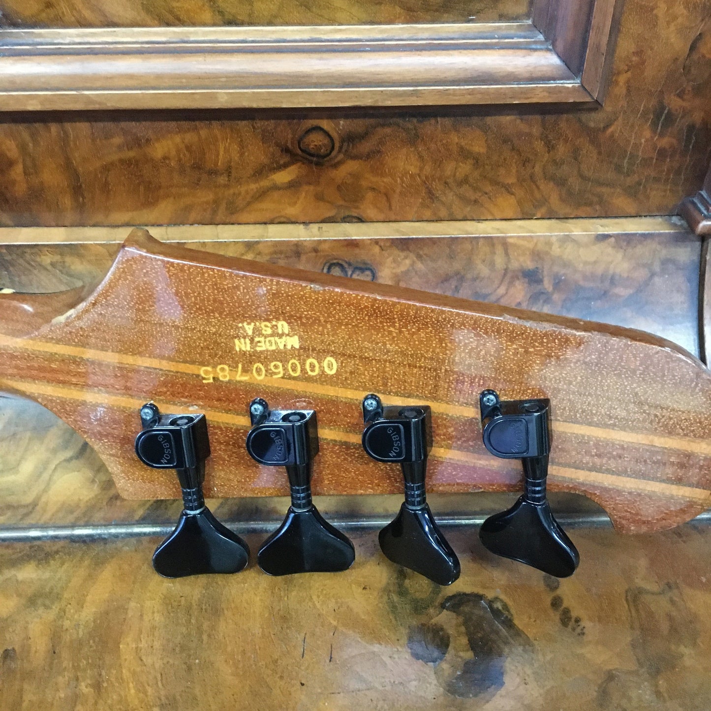 2000 Gibson Thunderbird – With Original Case (USED)