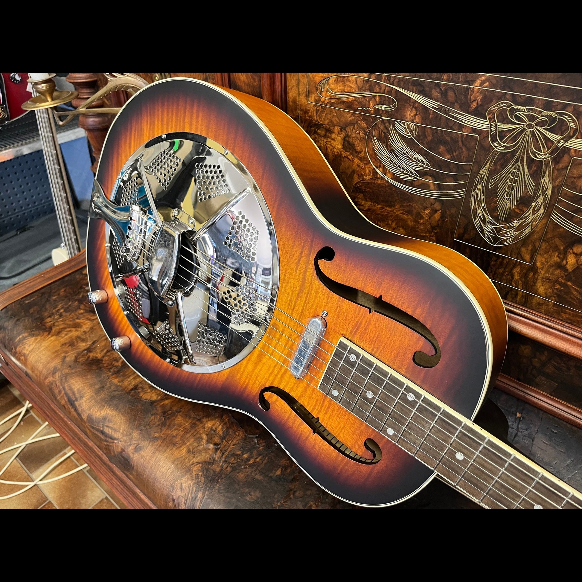 Resonator Bourbon Street Guitars GIG Guitars