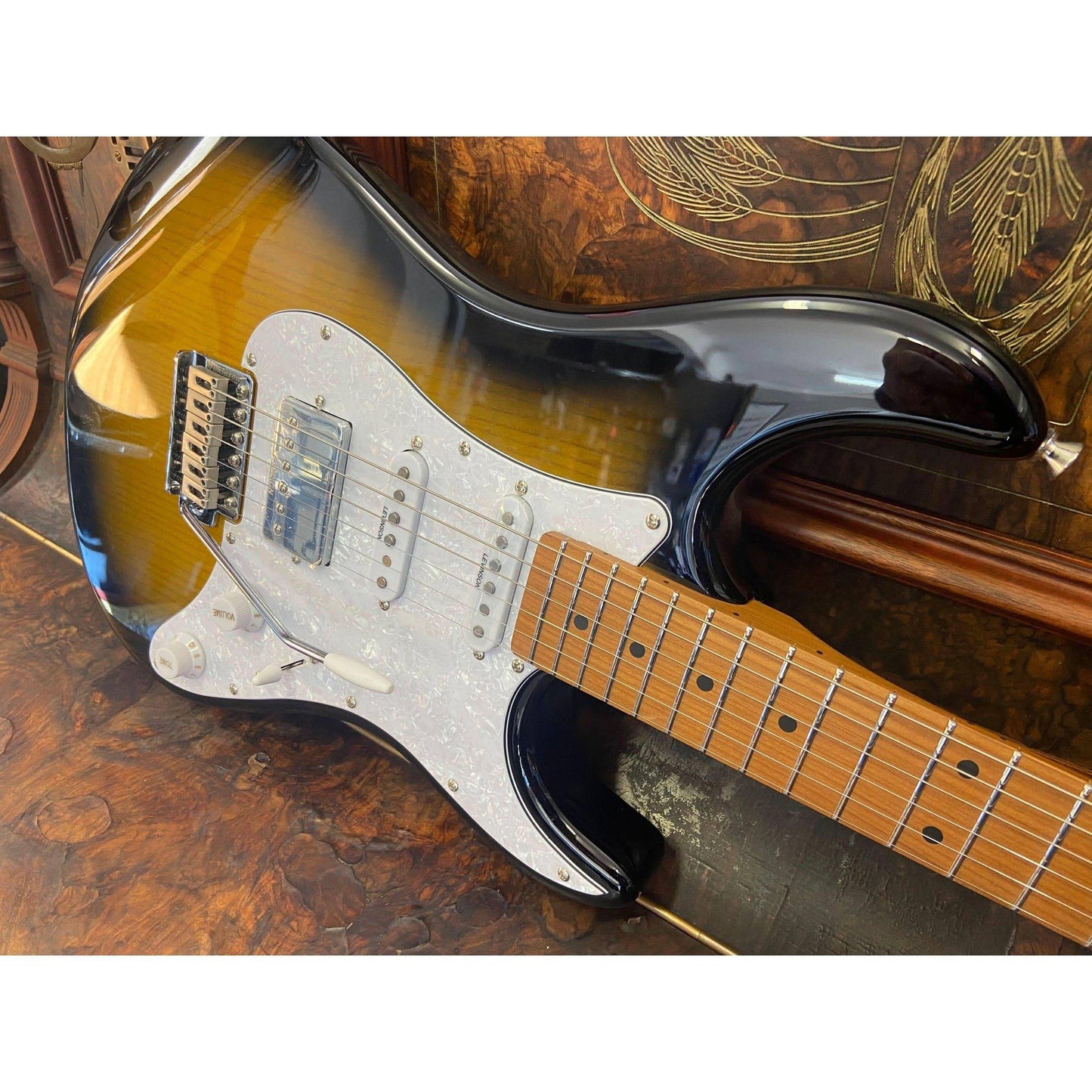 Sceptre Ventana Deluxe Double Cutaway HSS See Thru 2 Tone Sunburst Sceptre Electric Guitars