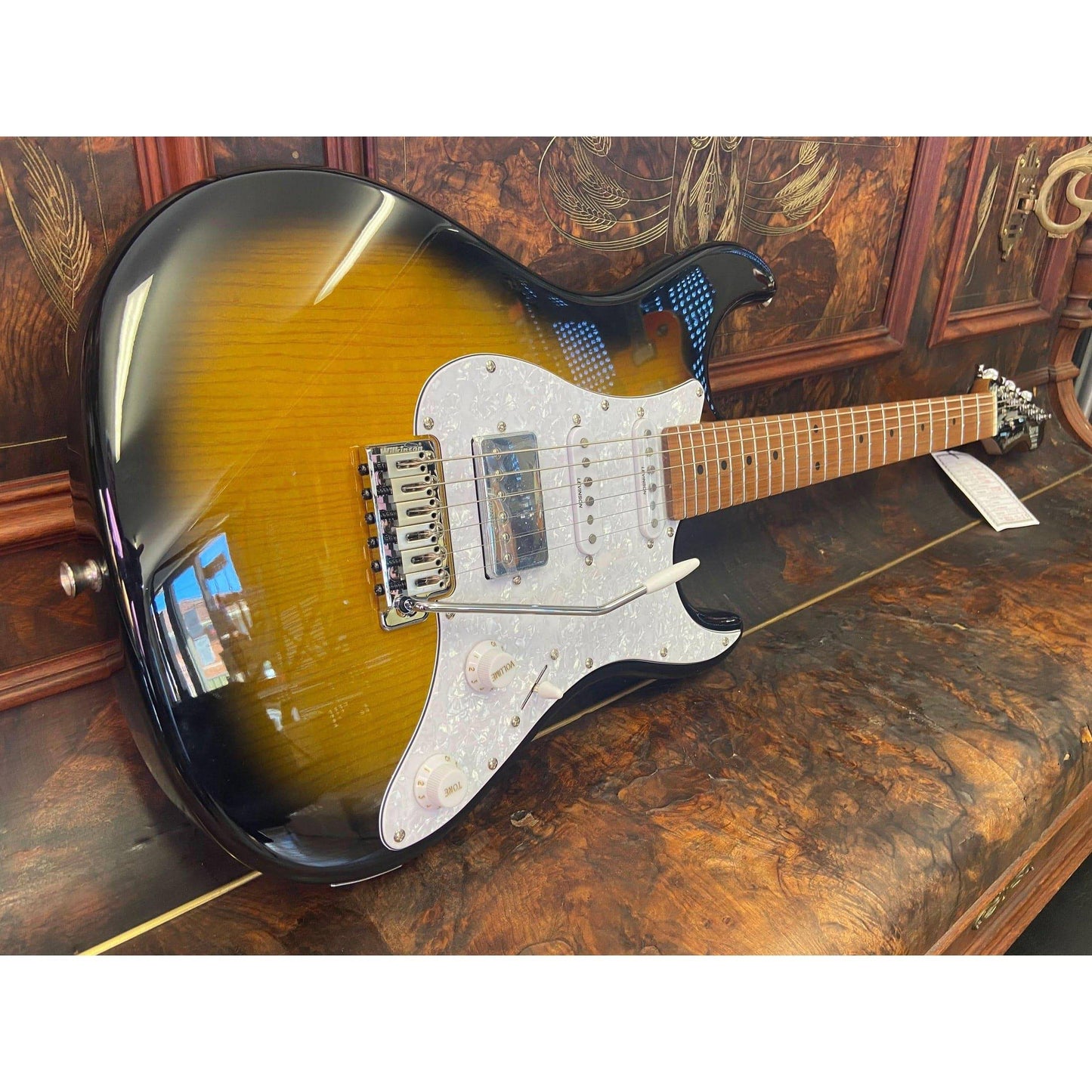 Sceptre Ventana Deluxe Double Cutaway HSS See Thru 2 Tone Sunburst Sceptre Electric Guitars