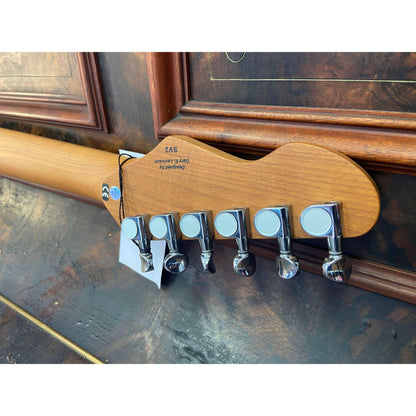 Sceptre Ventana Deluxe Double Cutaway HSS See Thru 2 Tone Sunburst Sceptre Electric Guitars